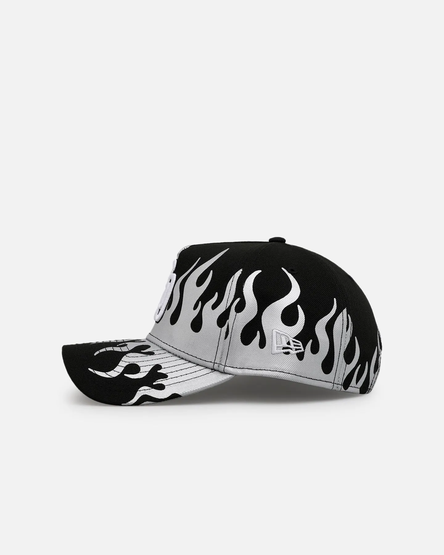 New Era San Diego Padres 'Metallic Flames' 9FORTY A-Frame Snapback Black/Silver sold by Culture Kings product image thumbnail 4