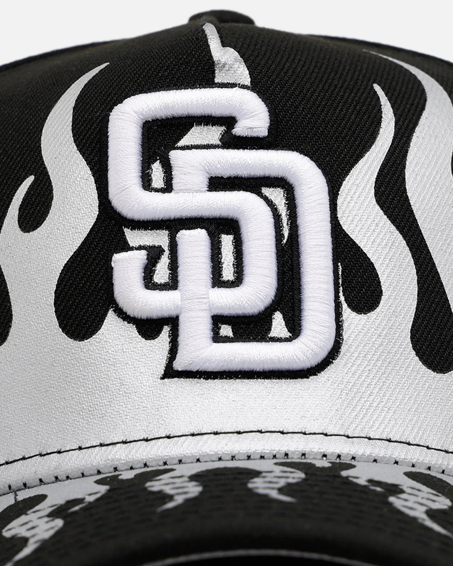 New Era San Diego Padres 'Metallic Flames' 9FORTY A-Frame Snapback Black/Silver sold by Culture Kings product image thumbnail 5