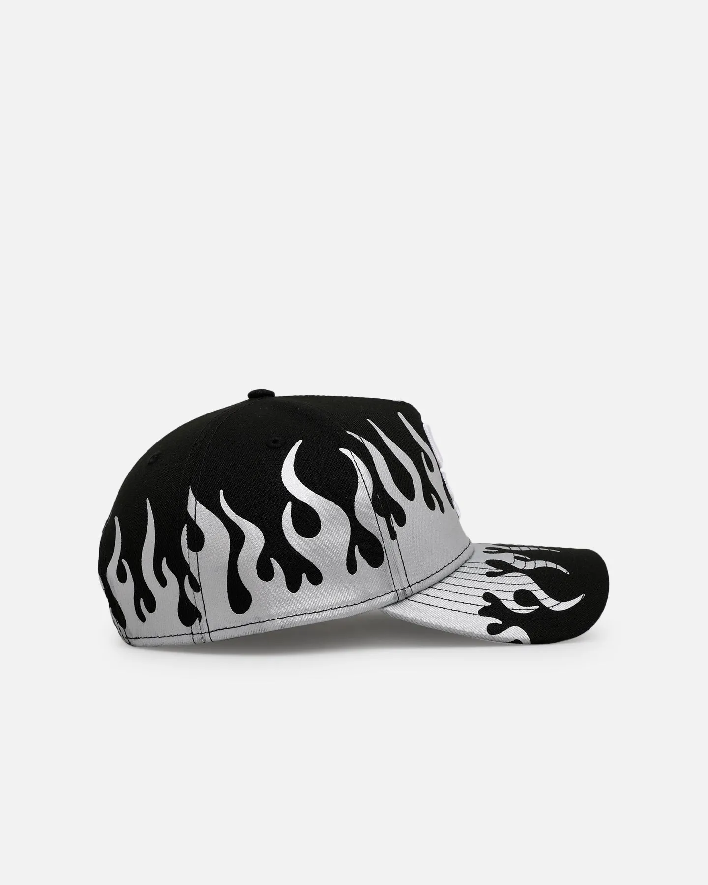 New Era San Diego Padres 'Metallic Flames' 9FORTY A-Frame Snapback Black/Silver sold by Culture Kings product image thumbnail 3