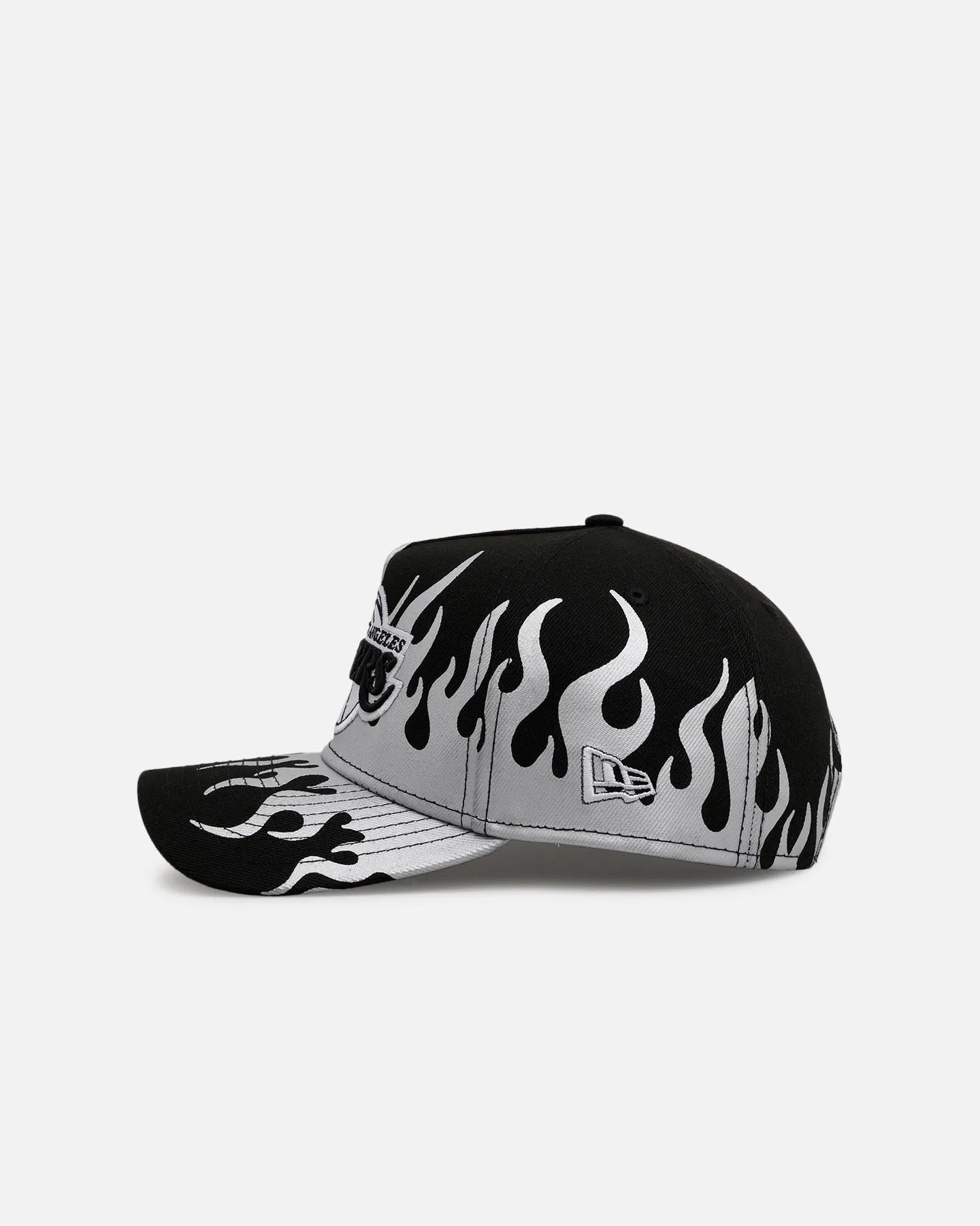 New Era Los Angeles Lakers 'Metallic Flames' 9FORTY A-Frame Snapback Black/Silver sold by Culture Kings product image thumbnail 4