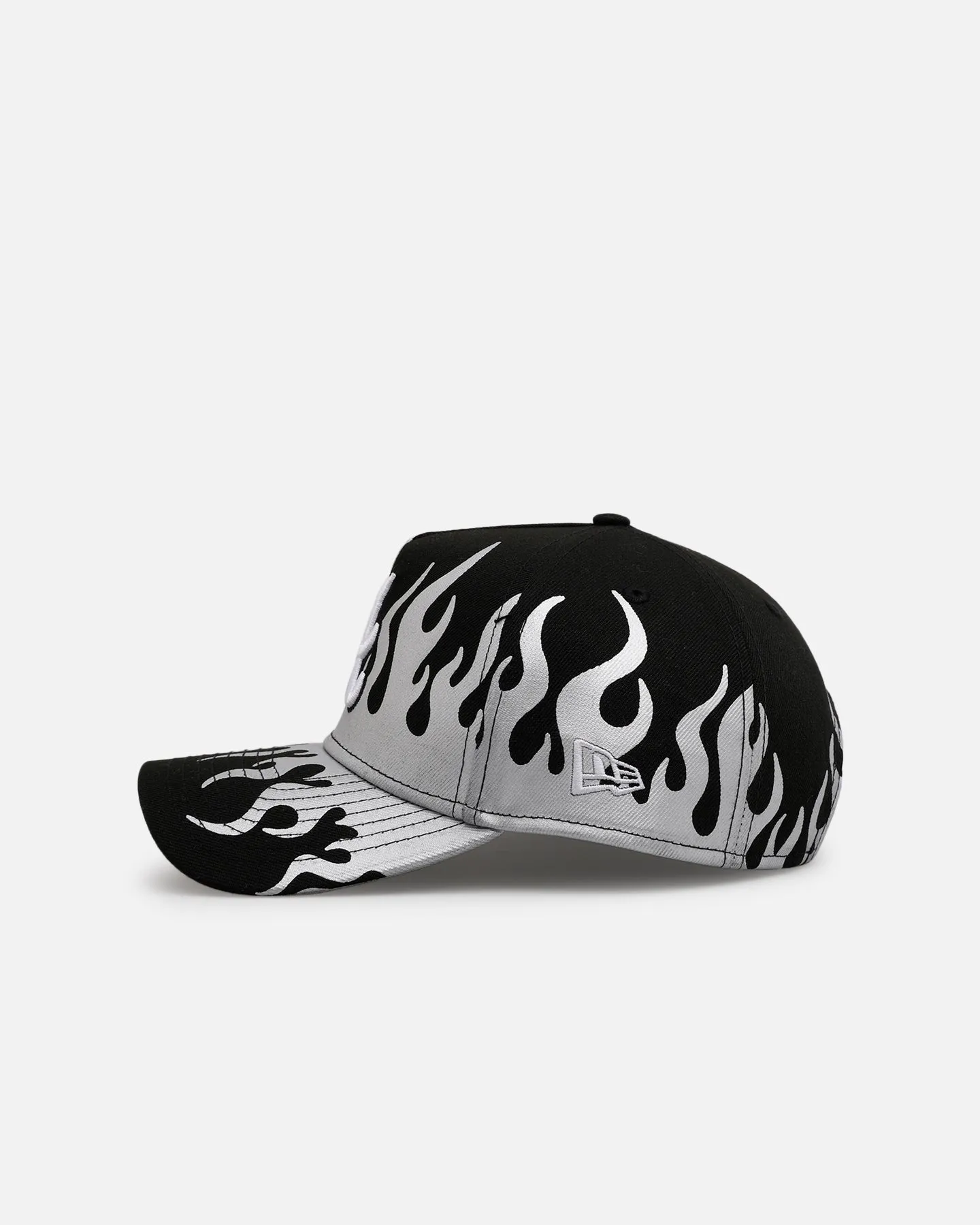New Era Atlanta Braves 'Metallic Flames' 9FORTY A-Frame Snapback Black/Silver sold by Culture Kings product image thumbnail 4