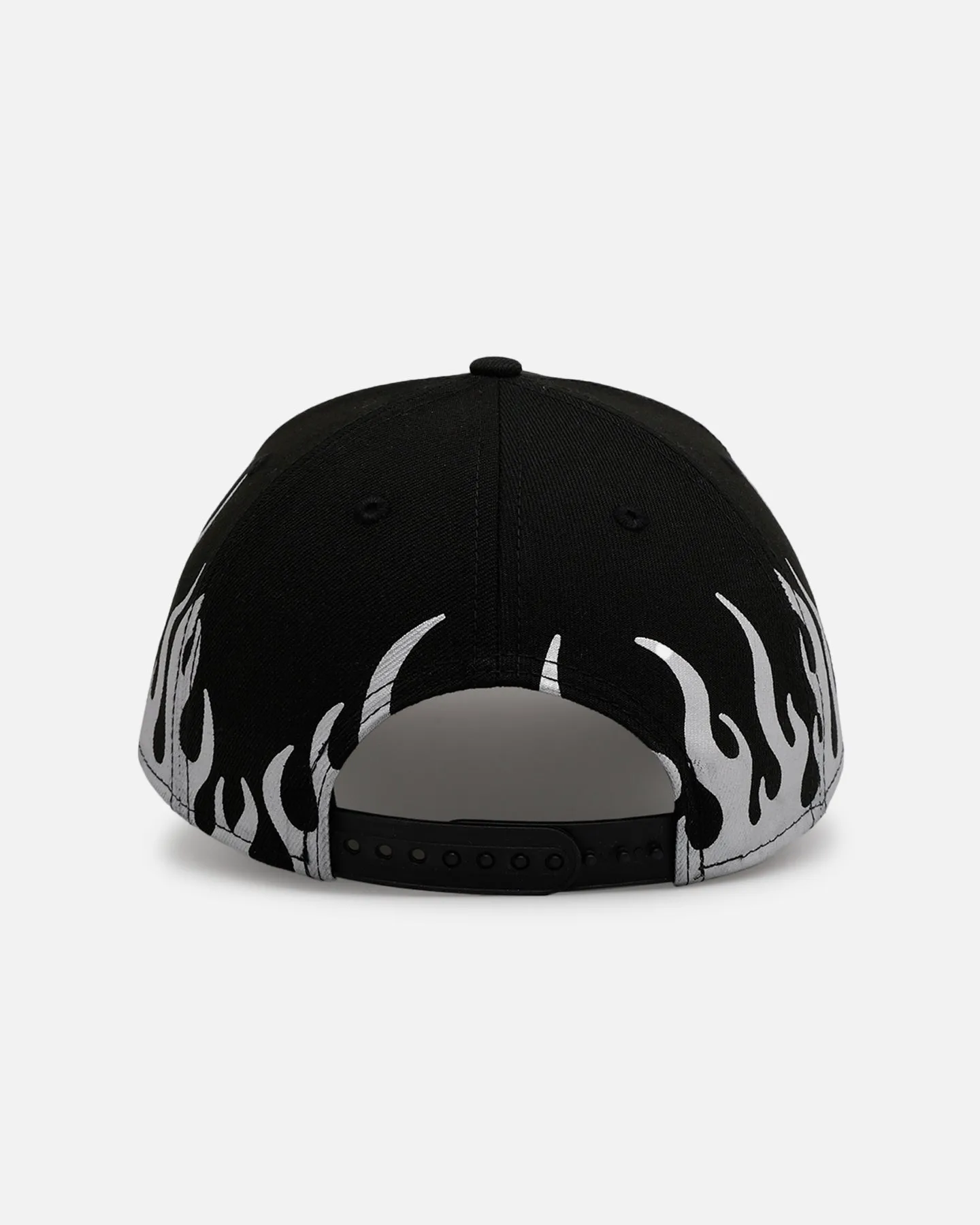 New Era Atlanta Braves 'Metallic Flames' 9FORTY A-Frame Snapback Black/Silver sold by Culture Kings product image thumbnail 2