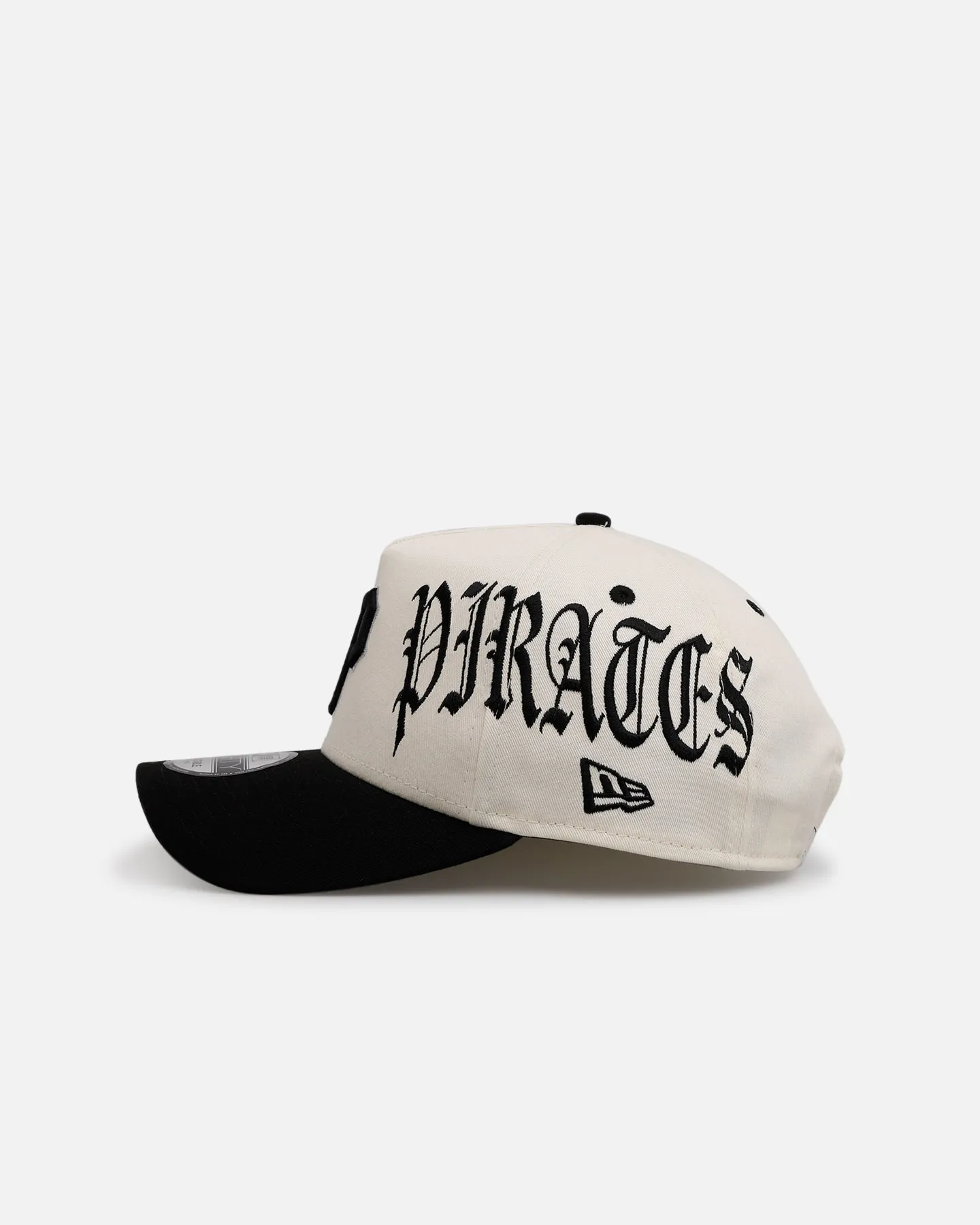 New Era Pittsburgh Pirates 'Gothic Script Two Tone' 9FORTY A-Frame Snapback Chrome/Black sold by Culture Kings product image thumbnail 4