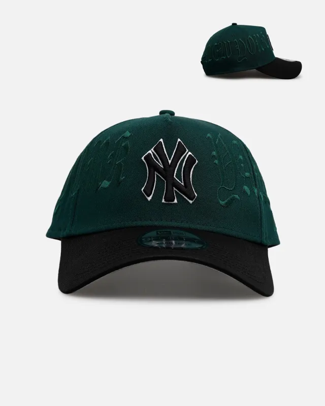 New Era New York Yankees 'Gothic Script Two Tone' 9FORTY A-Frame Snapback Dark Green/Black sold by Culture Kings