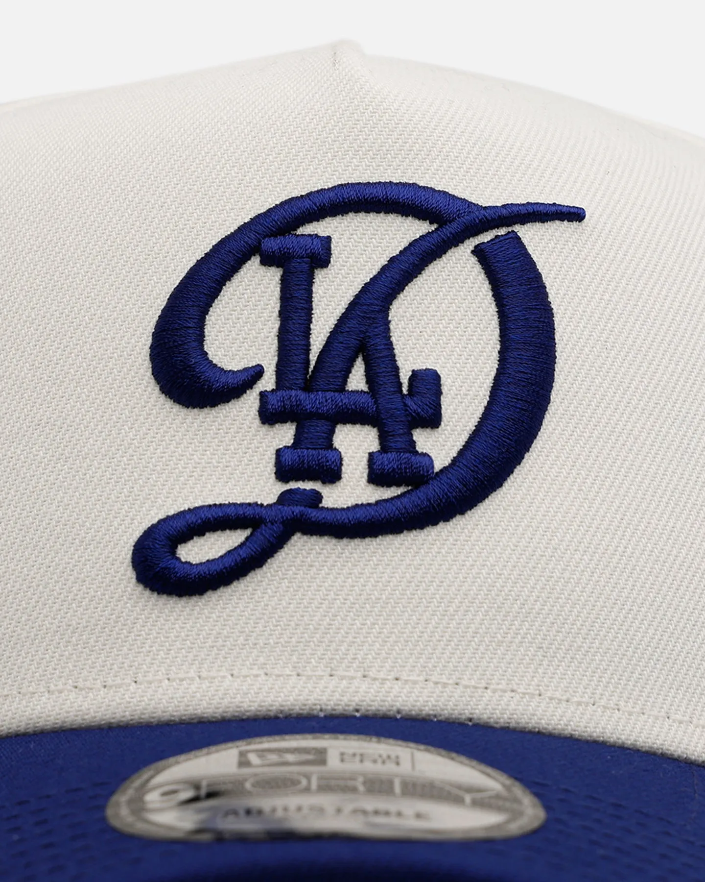 New Era Los Angeles Dodgers 'Team Color Visor' 9FORTY A-Frame Snapback Chrome/Official Team Color sold by Culture Kings product image thumbnail 5