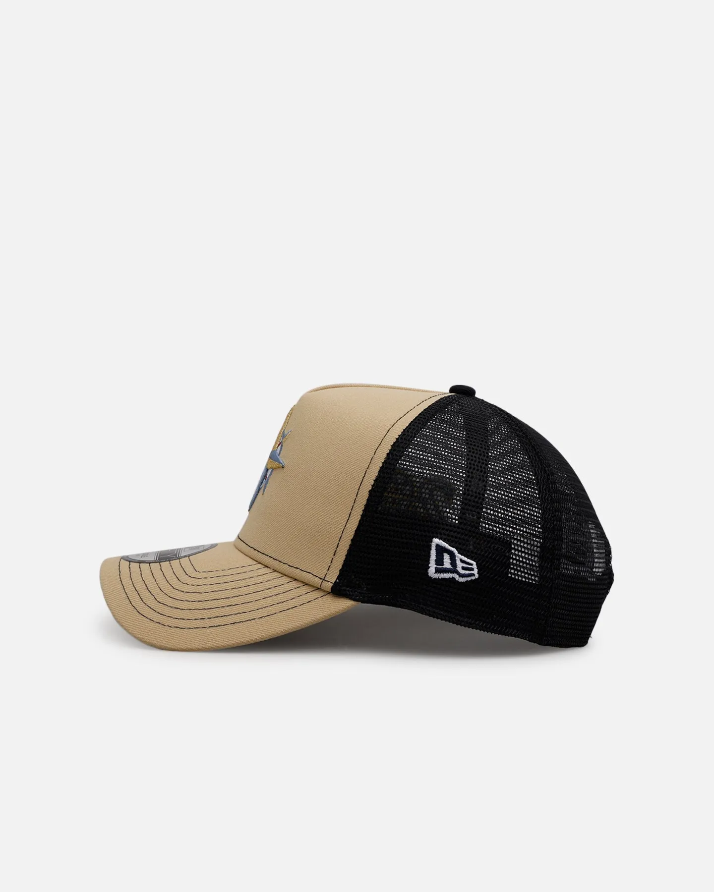 New Era Seattle Mariners 'Vintage Truckers' 9FORTY A-Frame Trucker Snapback Vegas Gold sold by Culture Kings product image thumbnail 4