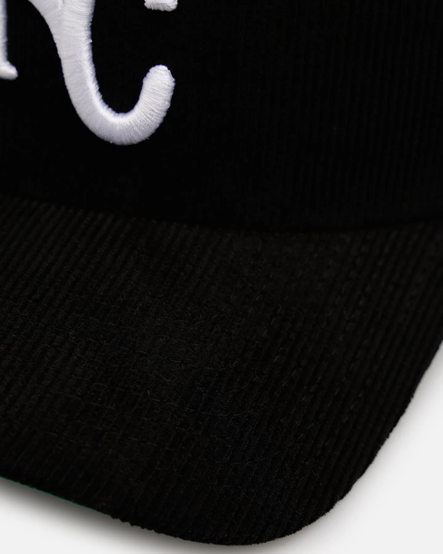 New Era Kansas City Royals 'Black Cord' 9FORTY A-Frame Corduroy Snapback Black sold by Culture Kings product image thumbnail 2