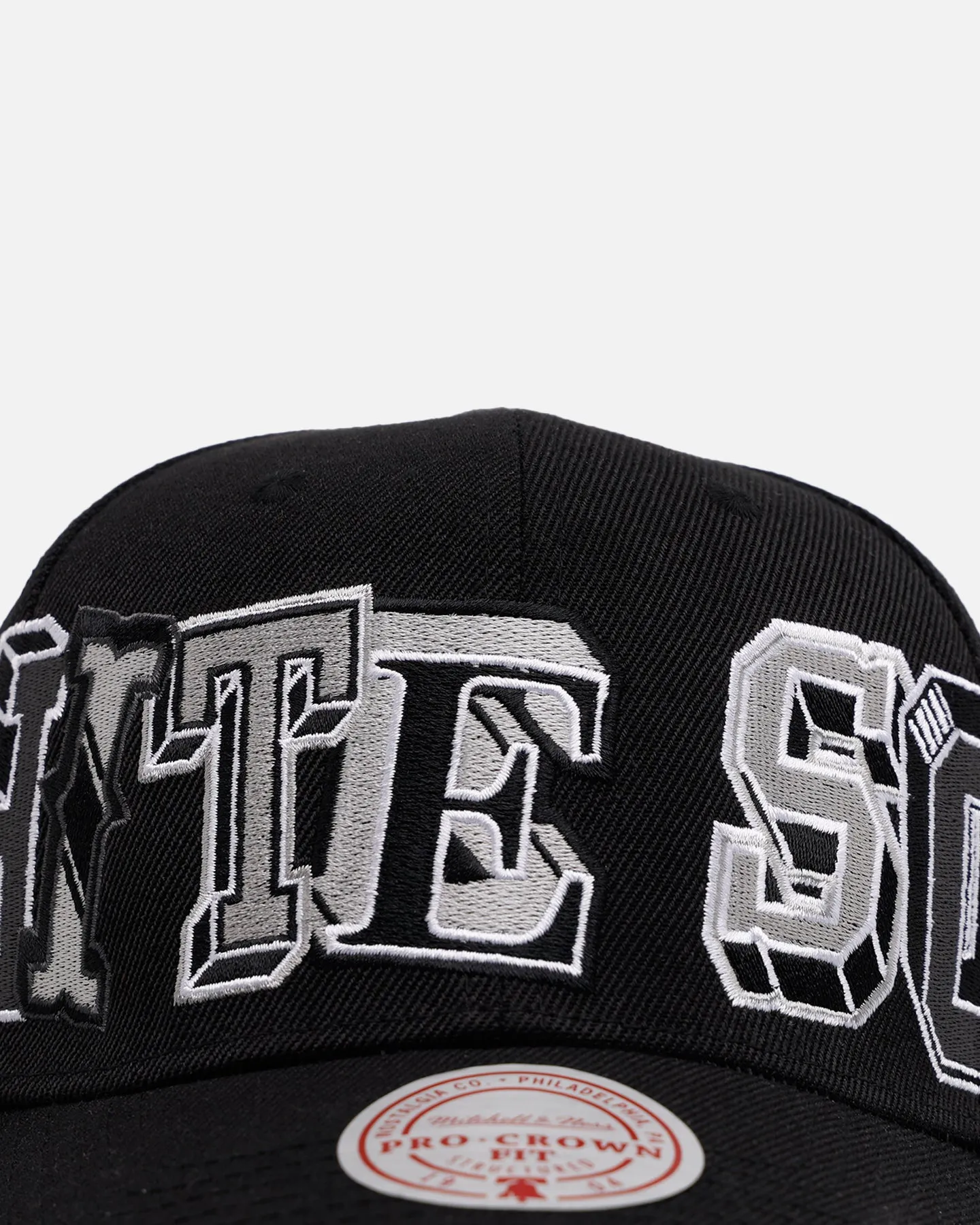 Mitchell & Ness Chicago White Sox 'Hyper Type' Pro Crown Snapback Black sold by Culture Kings product image thumbnail 5