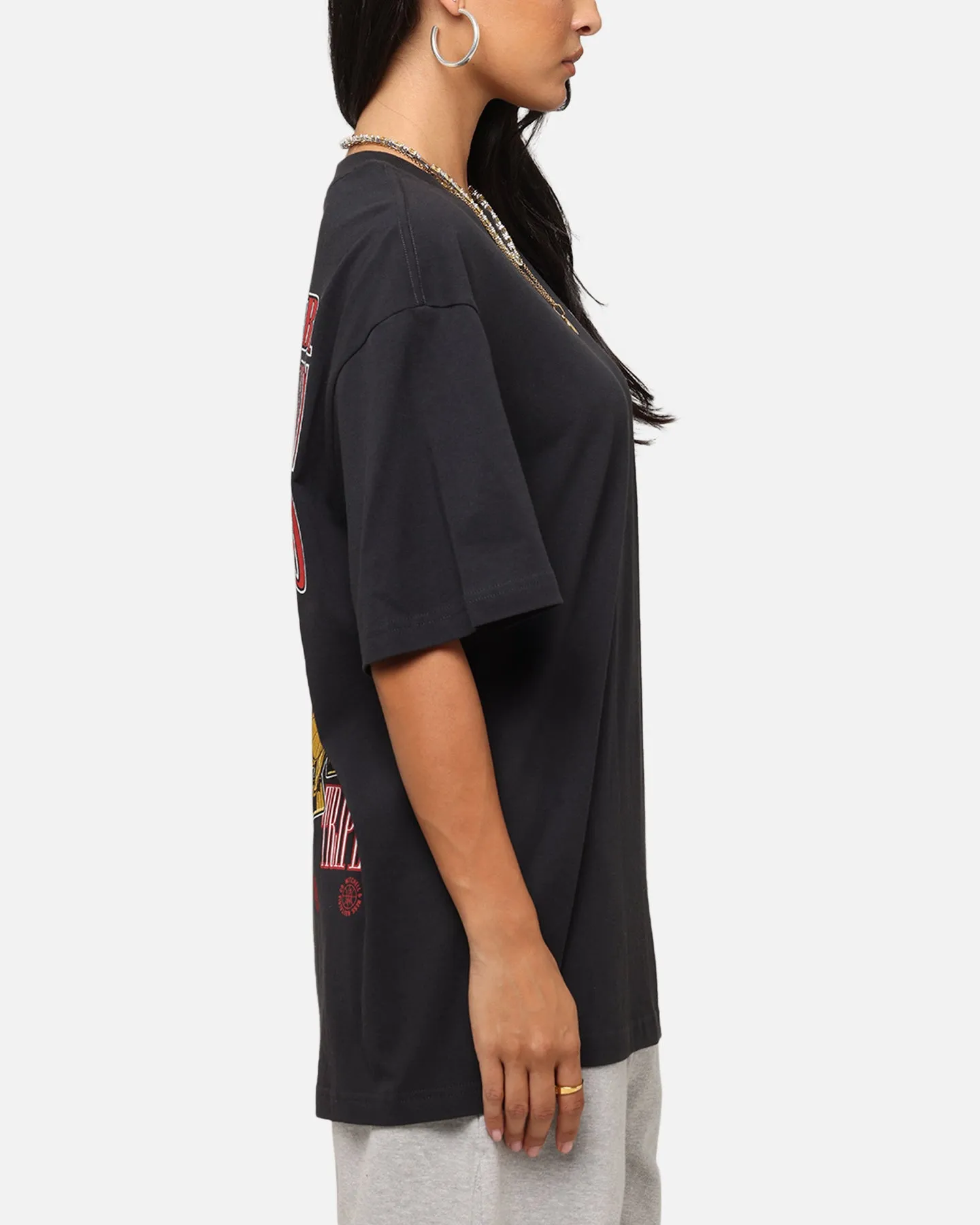 Mitchell & Ness Chicago Bulls 6-Time NBA Champions T-Shirt Faded Black sold by Culture Kings product image thumbnail 5