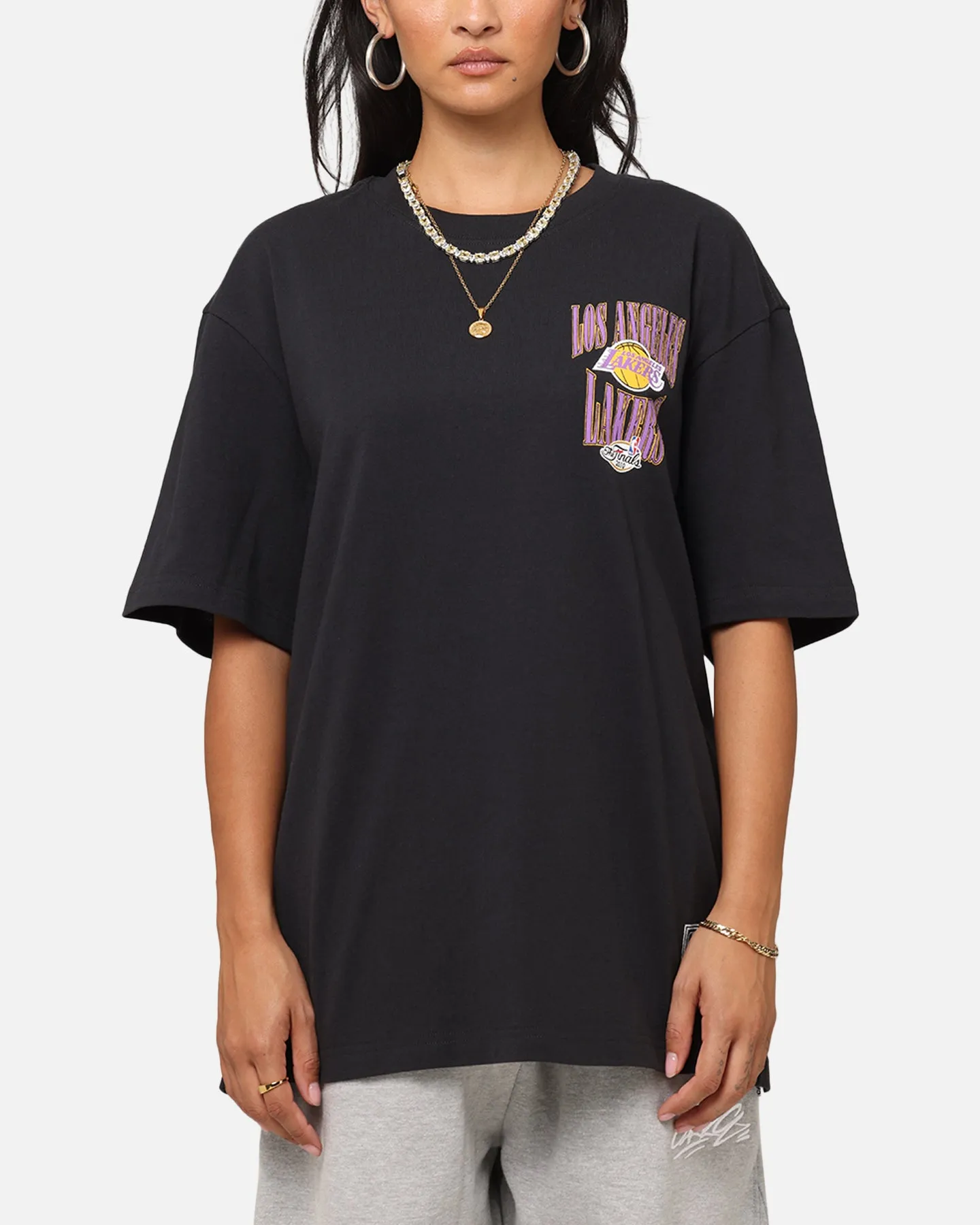 Mitchell & Ness Los Angeles Lakers 17-Time NBA Champions T-Shirt Faded Black sold by Culture Kings product image thumbnail 2