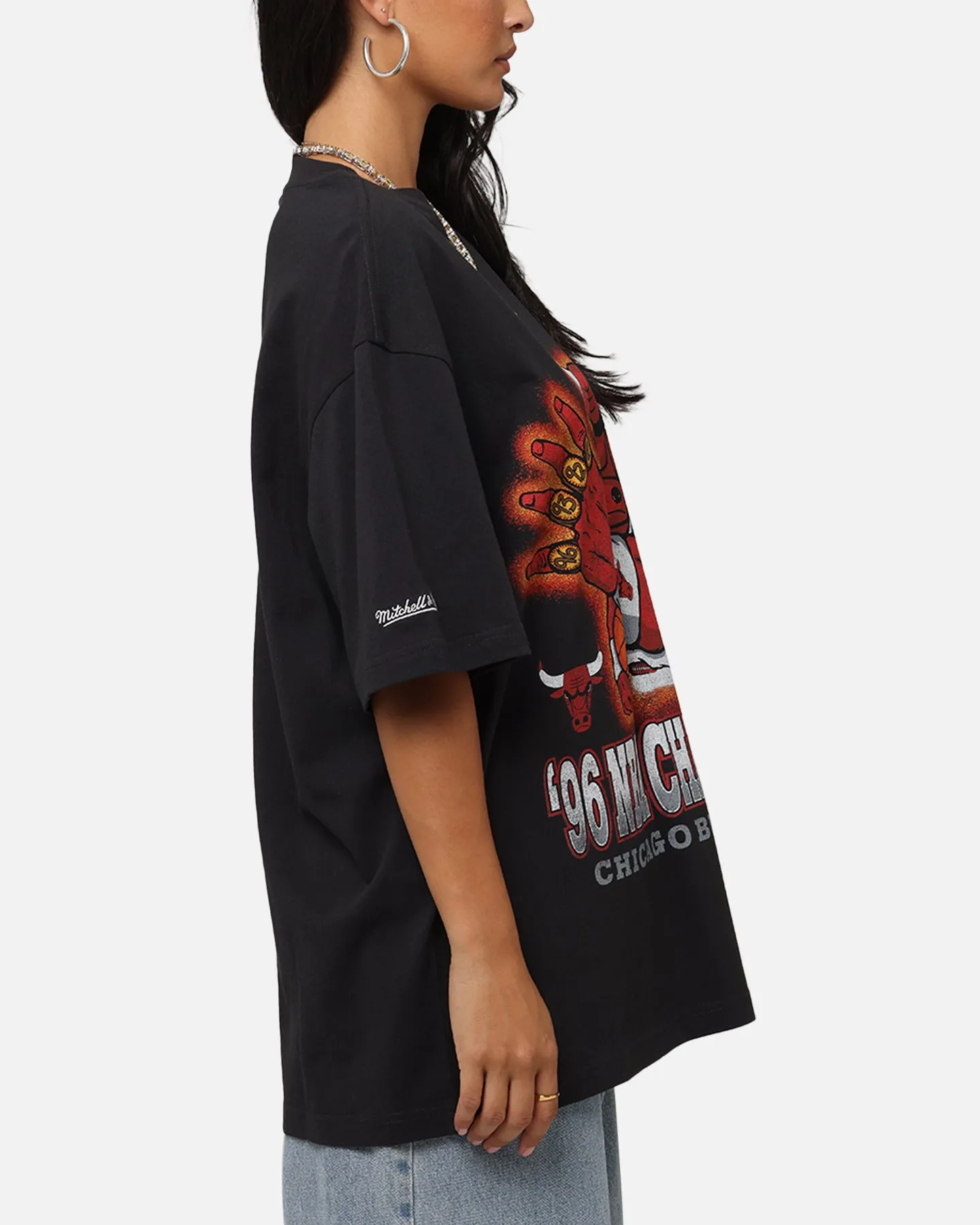 Mitchell & Ness Chicago Bulls '96 NBA Champs T-Shirt Faded Black sold by Culture Kings product image thumbnail 4