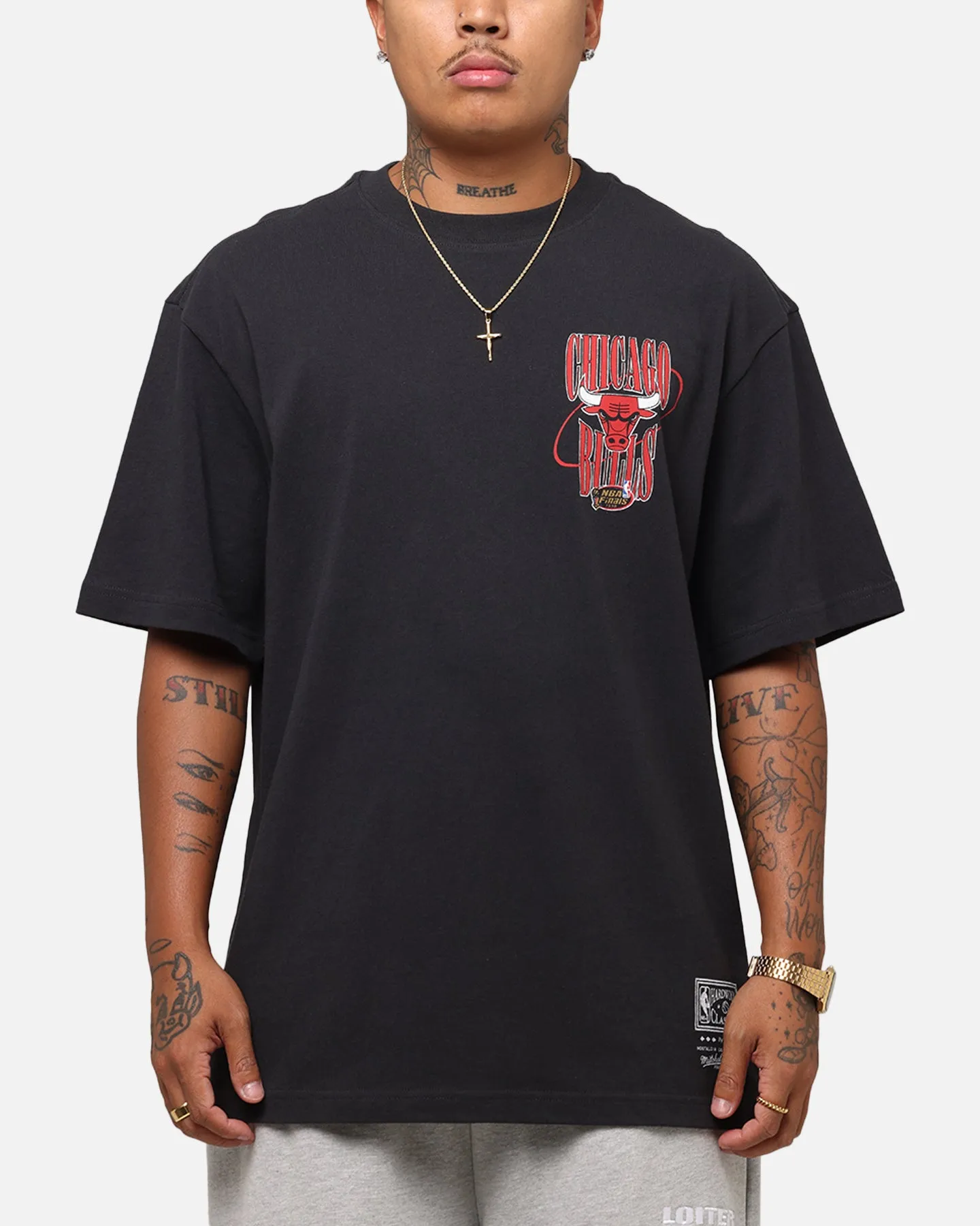 Mitchell & Ness Chicago Bulls 6-Time NBA Champions T-Shirt Faded Black sold by Culture Kings product image thumbnail 2