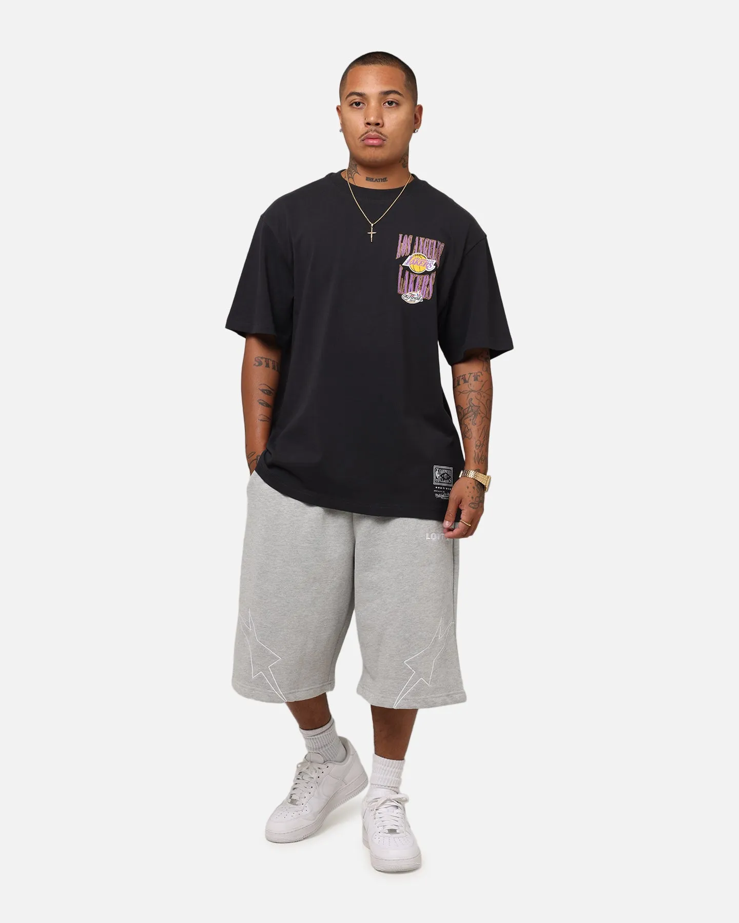 Mitchell & Ness Los Angeles Lakers 17-Time NBA Champions T-Shirt Faded Black sold by Culture Kings product image thumbnail 4