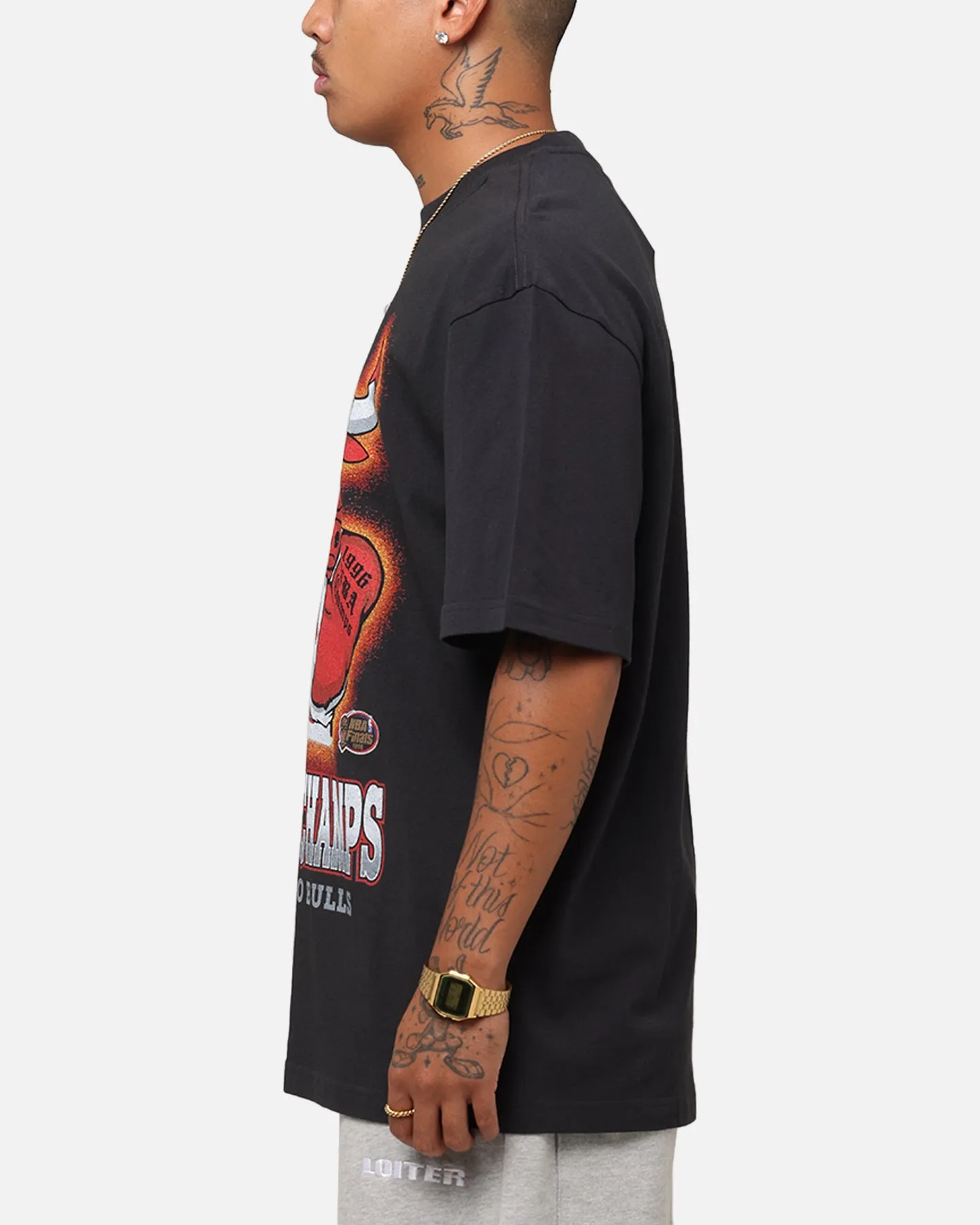 Mitchell & Ness Chicago Bulls '96 NBA Champs T-Shirt Faded Black sold by Culture Kings product image thumbnail 5