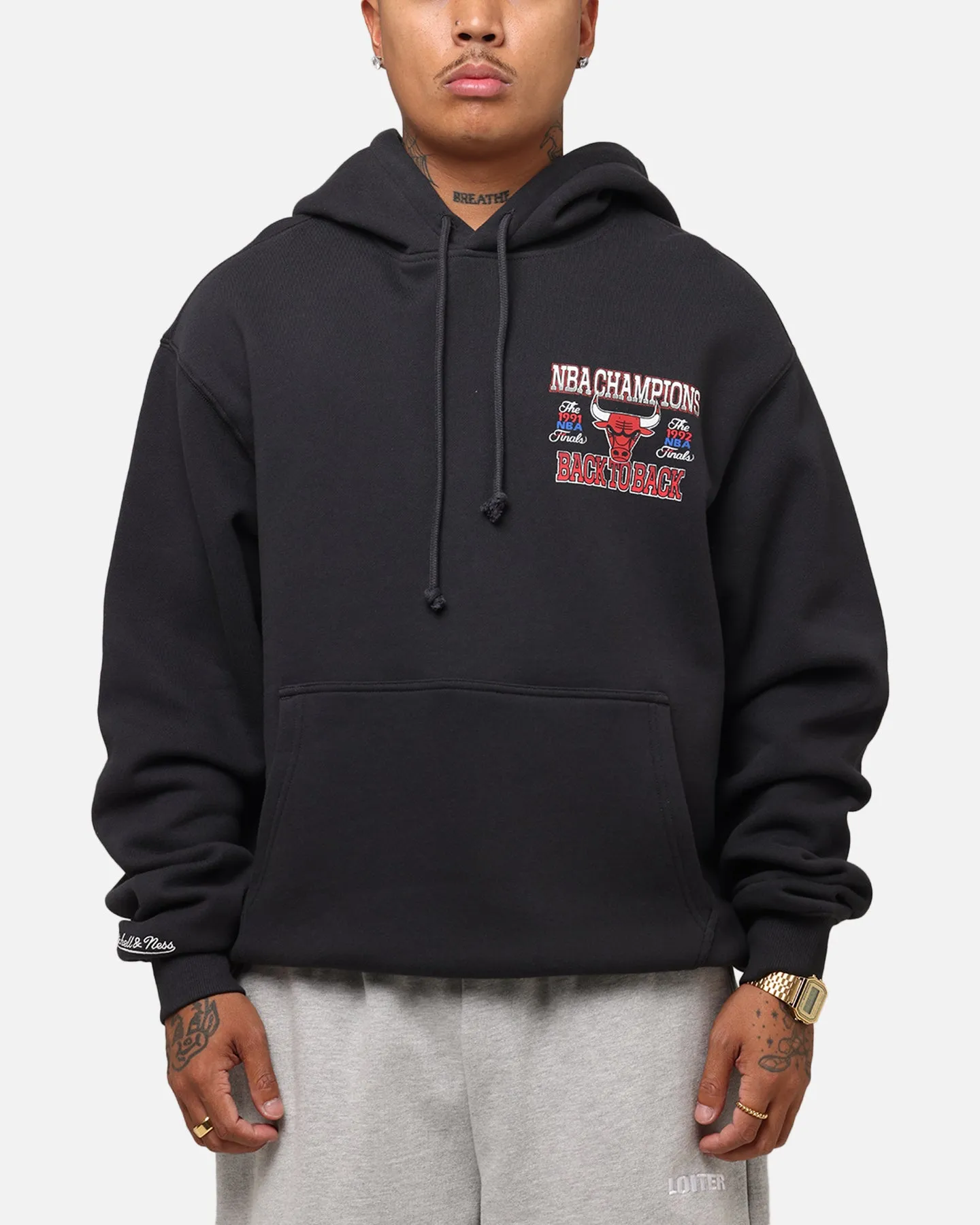 Mitchell & Ness Chicago Bulls Back To Back Hoodie Faded Black sold by Culture Kings product image thumbnail 2