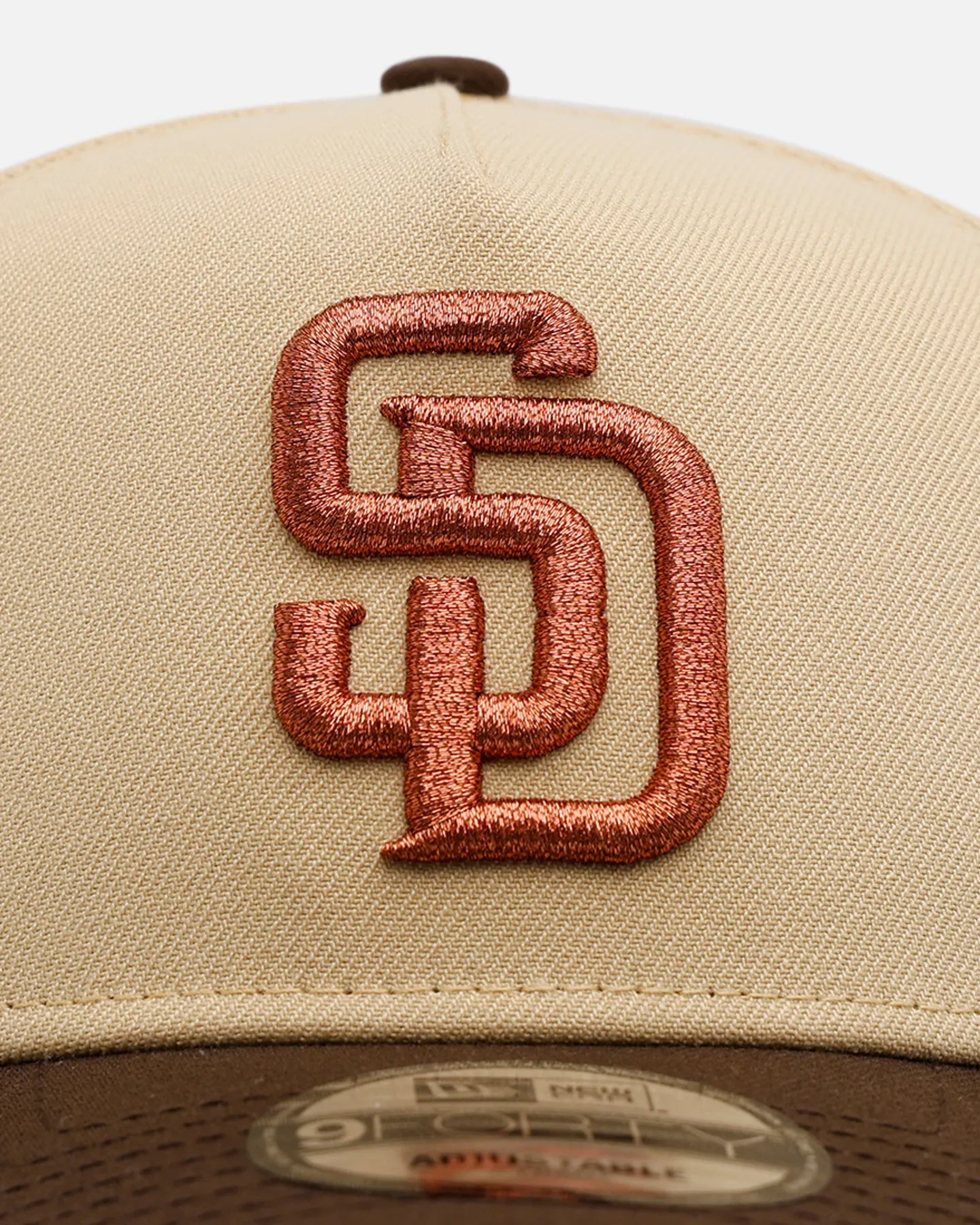 New Era San Diego Padres 'Vintage' 9FORTY A-Frame Snapback Vegas Gold sold by Culture Kings product image thumbnail 5