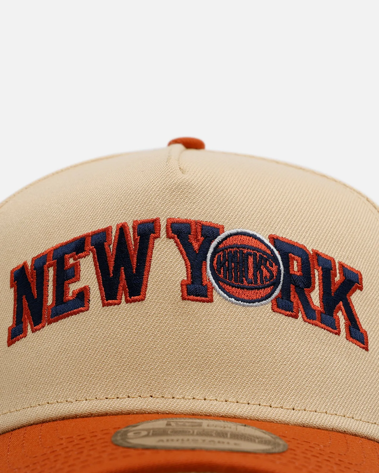 New Era New York Knicks 'Vintage' 9FORTY A-Frame Snapback Vegas Gold sold by Culture Kings product image thumbnail 5