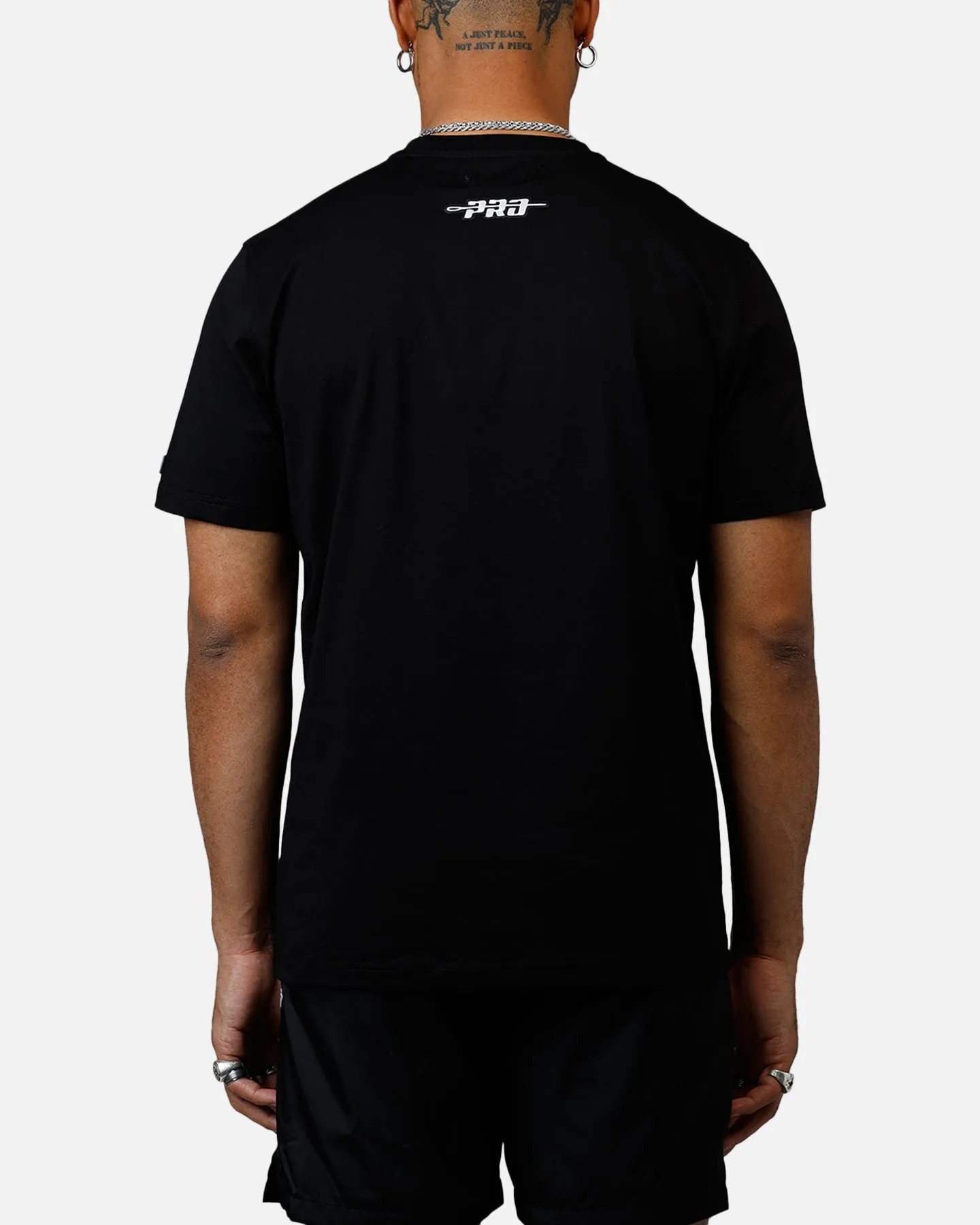 Pro Standard Los Angeles Dodgers Chenille T-Shirt Black sold by Culture Kings product image thumbnail 2