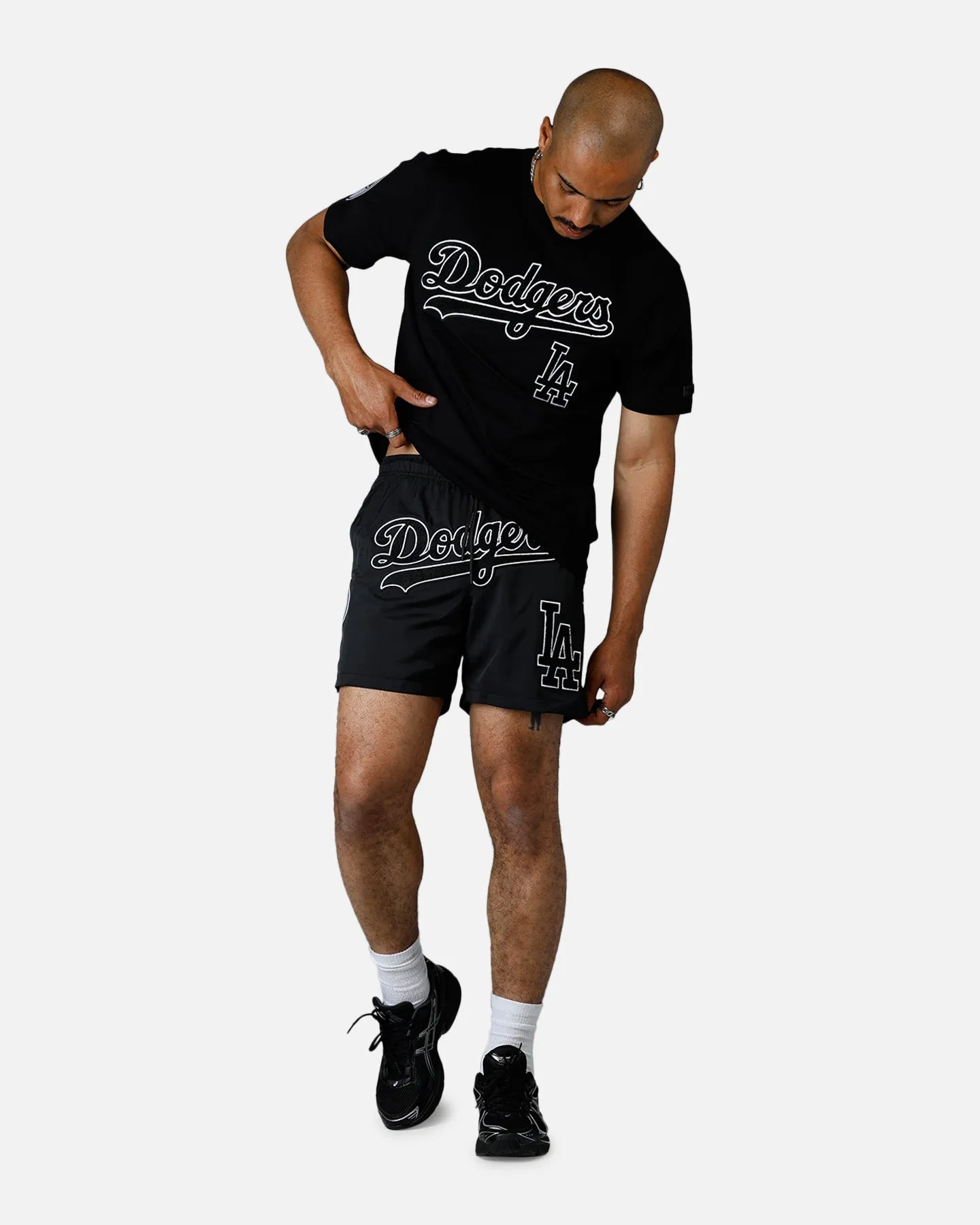 Pro Standard Los Angeles Dodgers Chenille Shorts Black sold by Culture Kings product image thumbnail 2