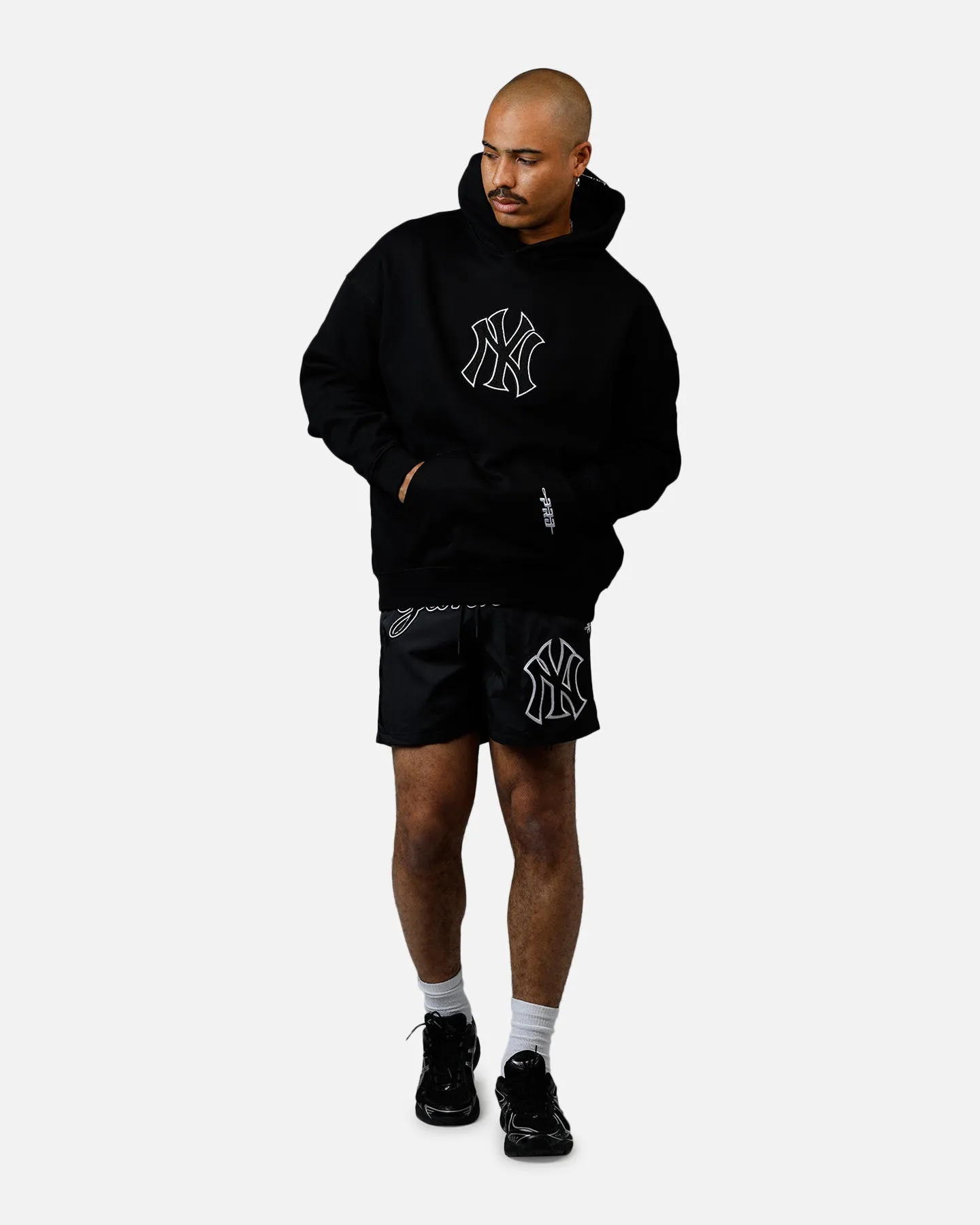 Pro Standard New York Yankees Chenille Hoodie Black sold by Culture Kings product image thumbnail 3