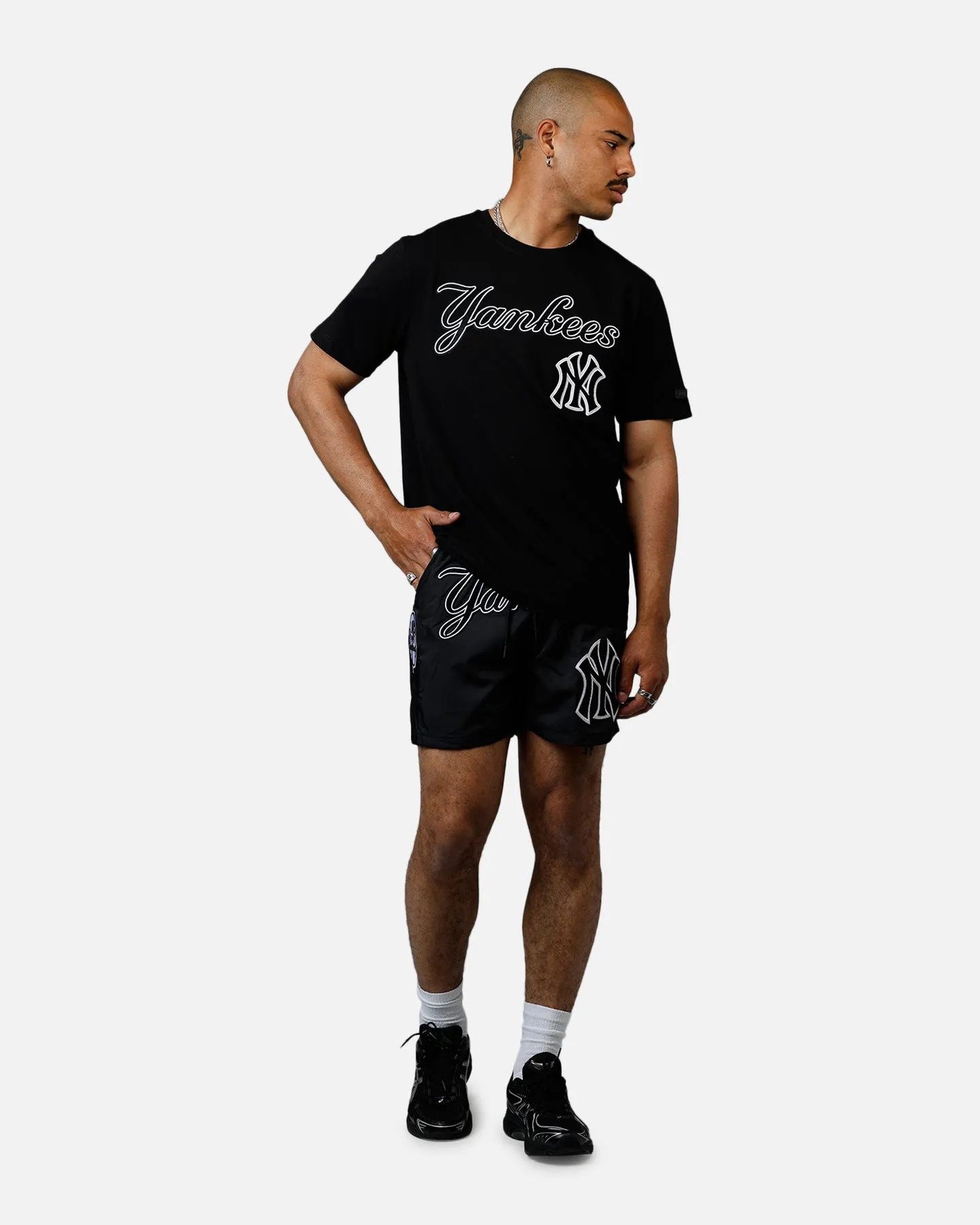 Pro Standard New York Yankees Chenille T-Shirt Black sold by Culture Kings product image thumbnail 3