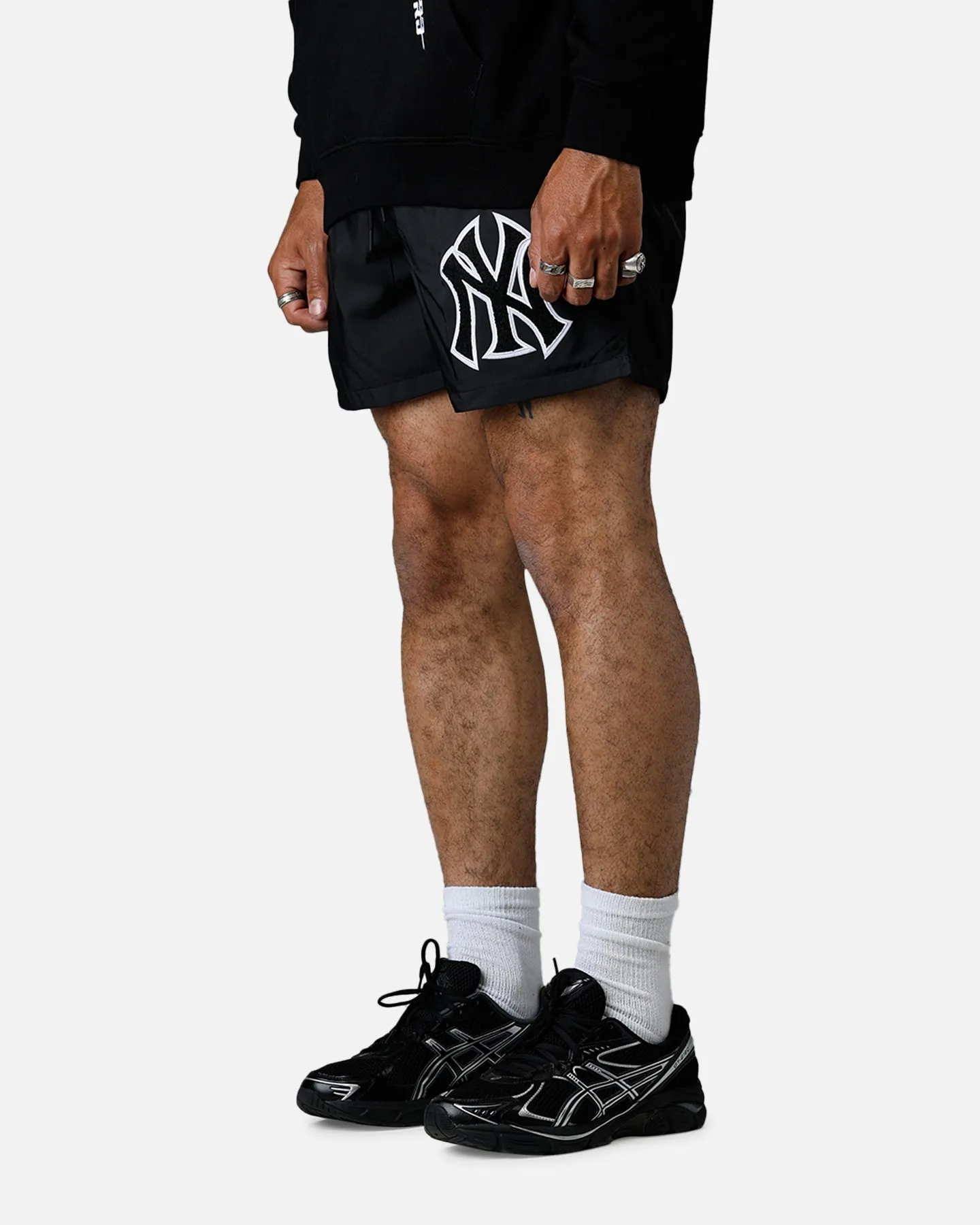 Pro Standard New York Yankees Chenille Shorts Black sold by Culture Kings product image thumbnail 4