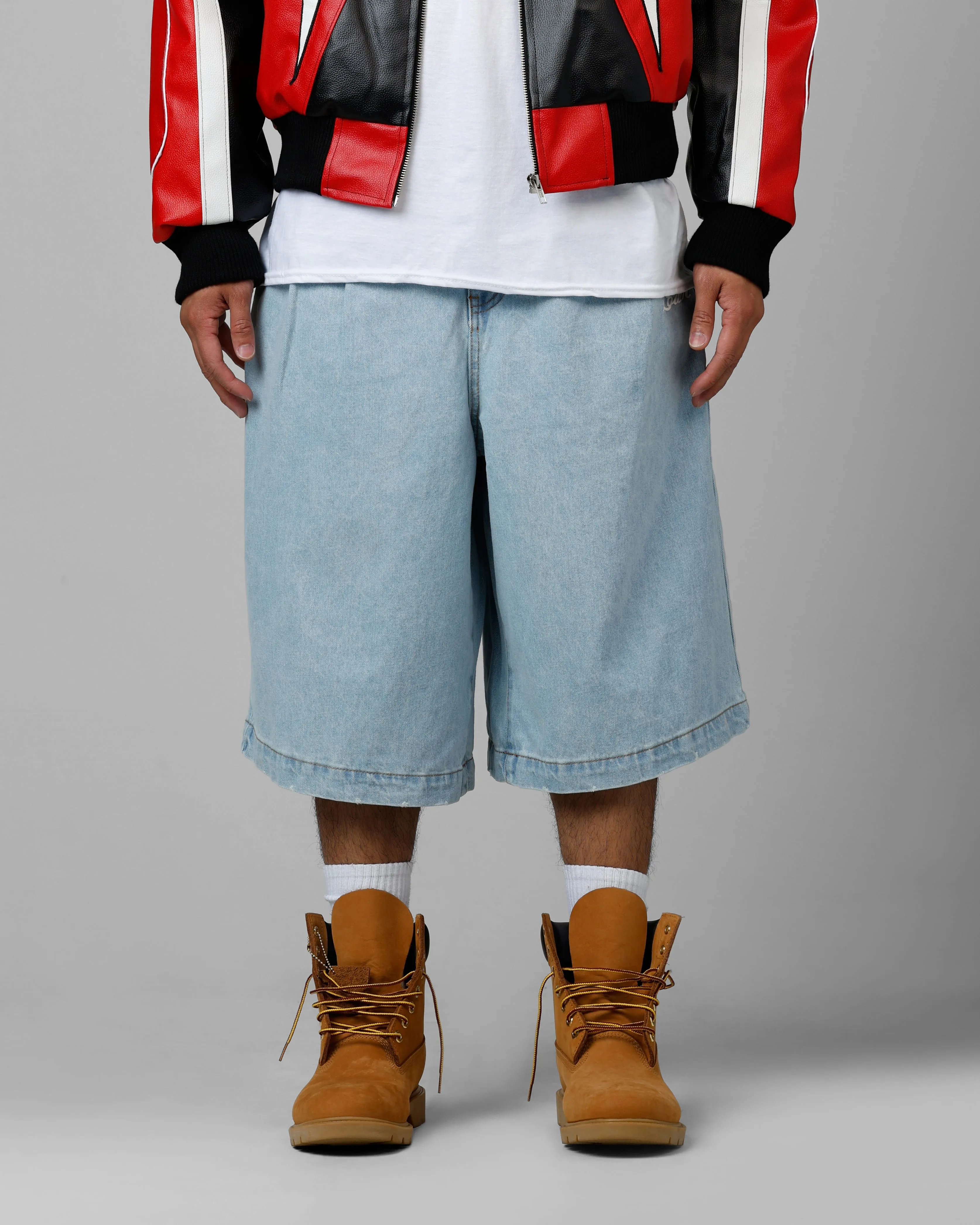 Loiter 3 Quarter Shorts Light Wash sold by Culture Kings