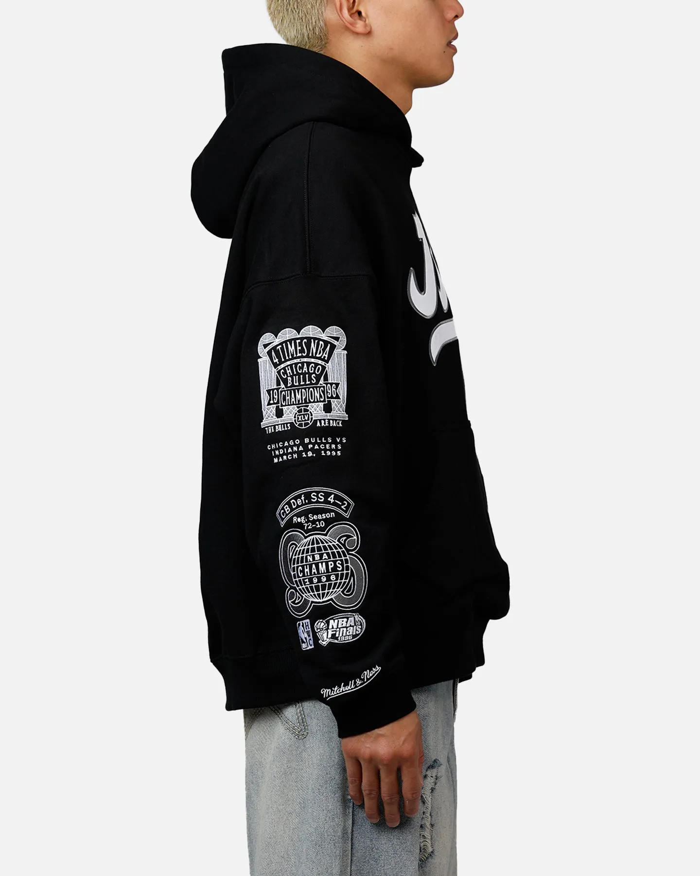 Mitchell & Ness Chicago Bulls The Best Ever Anywhere Hoodie Black sold by Culture Kings product image thumbnail 4
