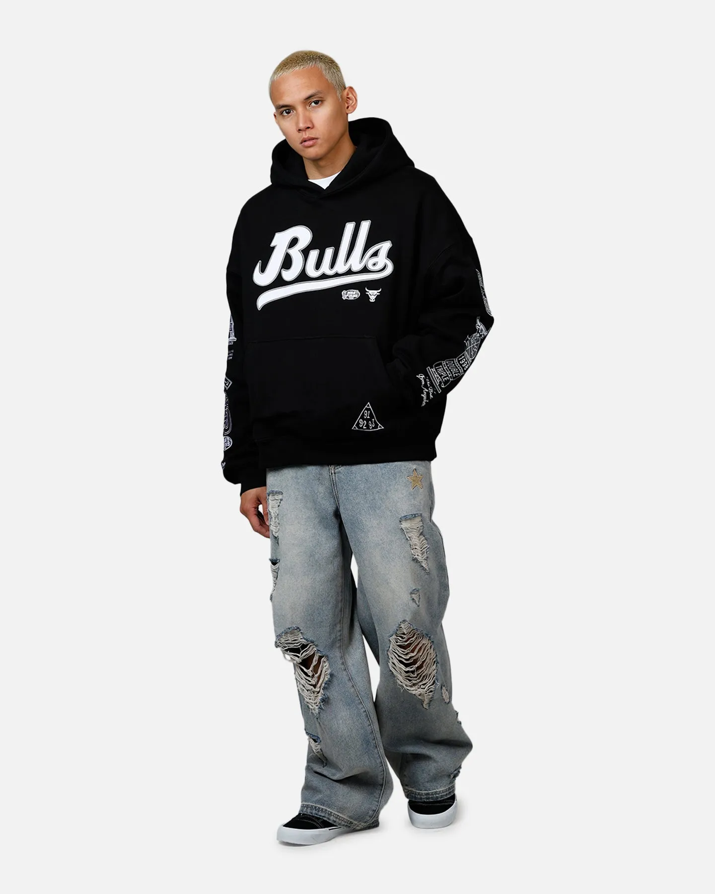 Mitchell & Ness Chicago Bulls The Best Ever Anywhere Hoodie Black sold by Culture Kings product image thumbnail 3
