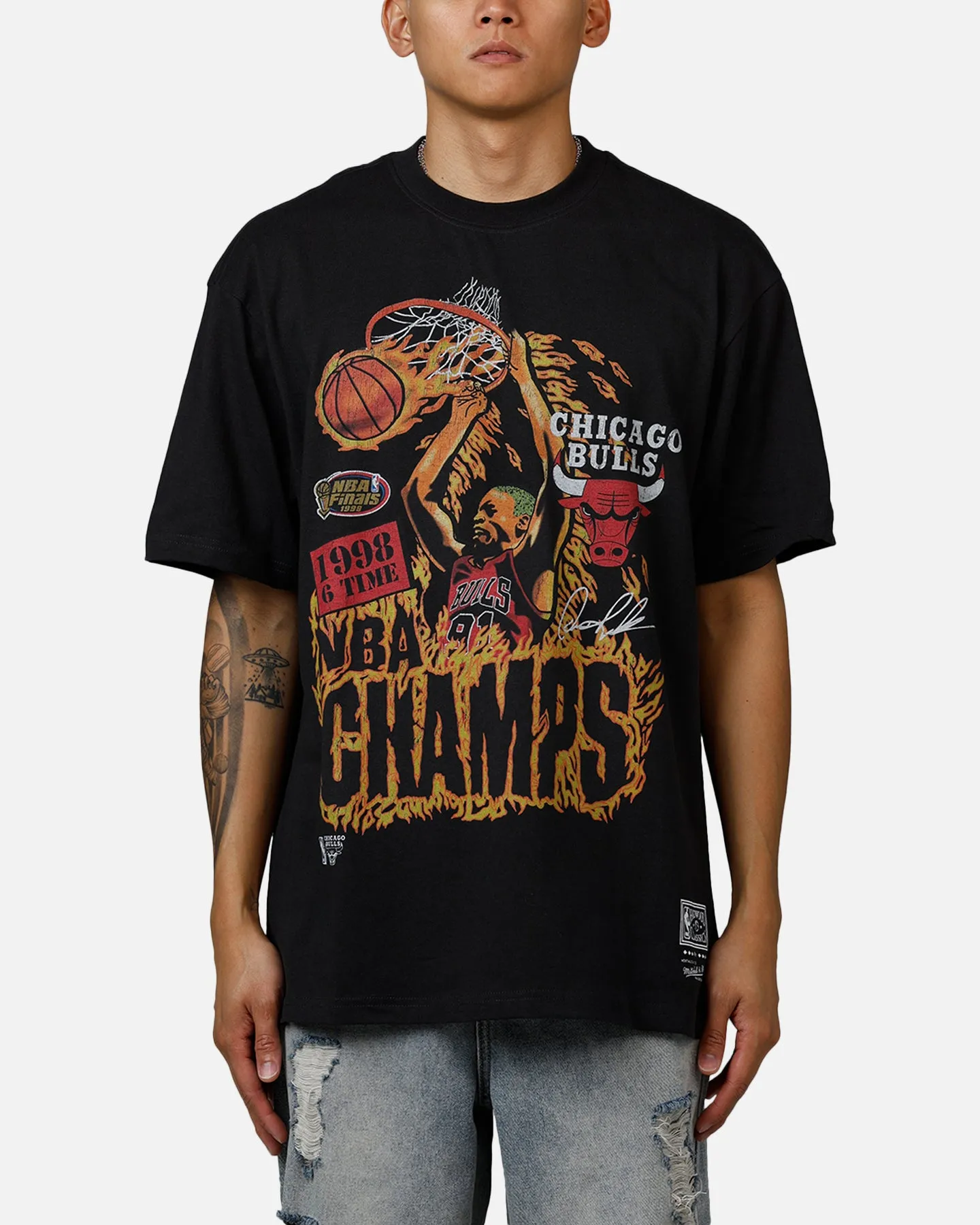Mitchell & Ness Chicago Bulls On Fire T-Shirt Faded Black sold by Culture Kings