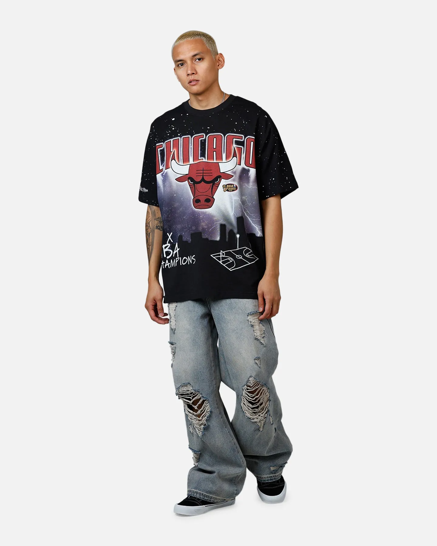 Mitchell & Ness Chicago Bulls Skyline T-Shirt Faded Black sold by Culture Kings product image thumbnail 3