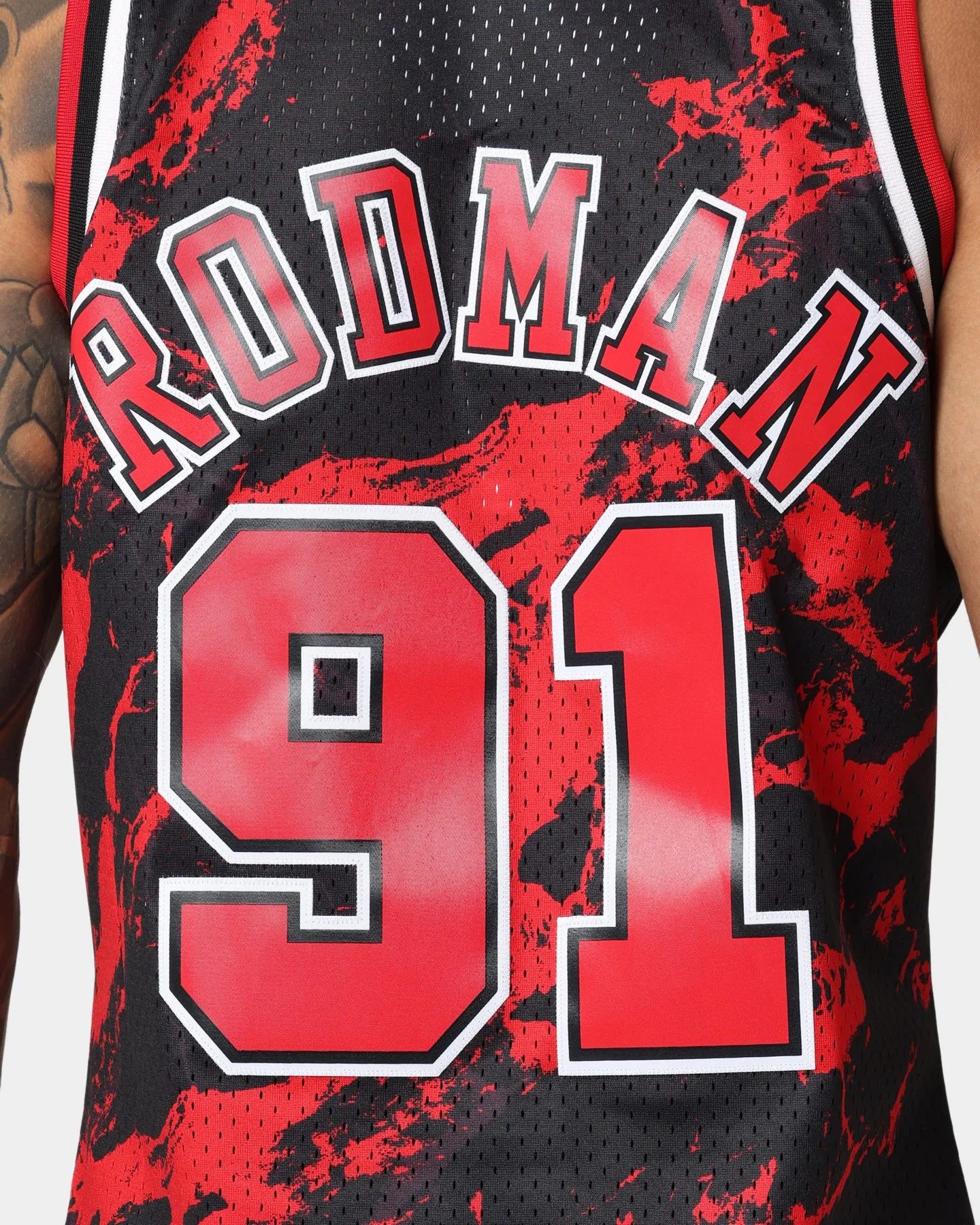 Mitchell & Ness Chicago Bulls Dennis Rodman #91 '95-'96 Marble Swingman Jersey Red sold by Culture Kings product image thumbnail 4