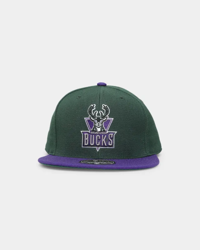 Mitchell & Ness Milwaukee Bucks 'Team 2 Tone 2.0 Hardwood Classics' Fitted Green made by Mitchell & Ness