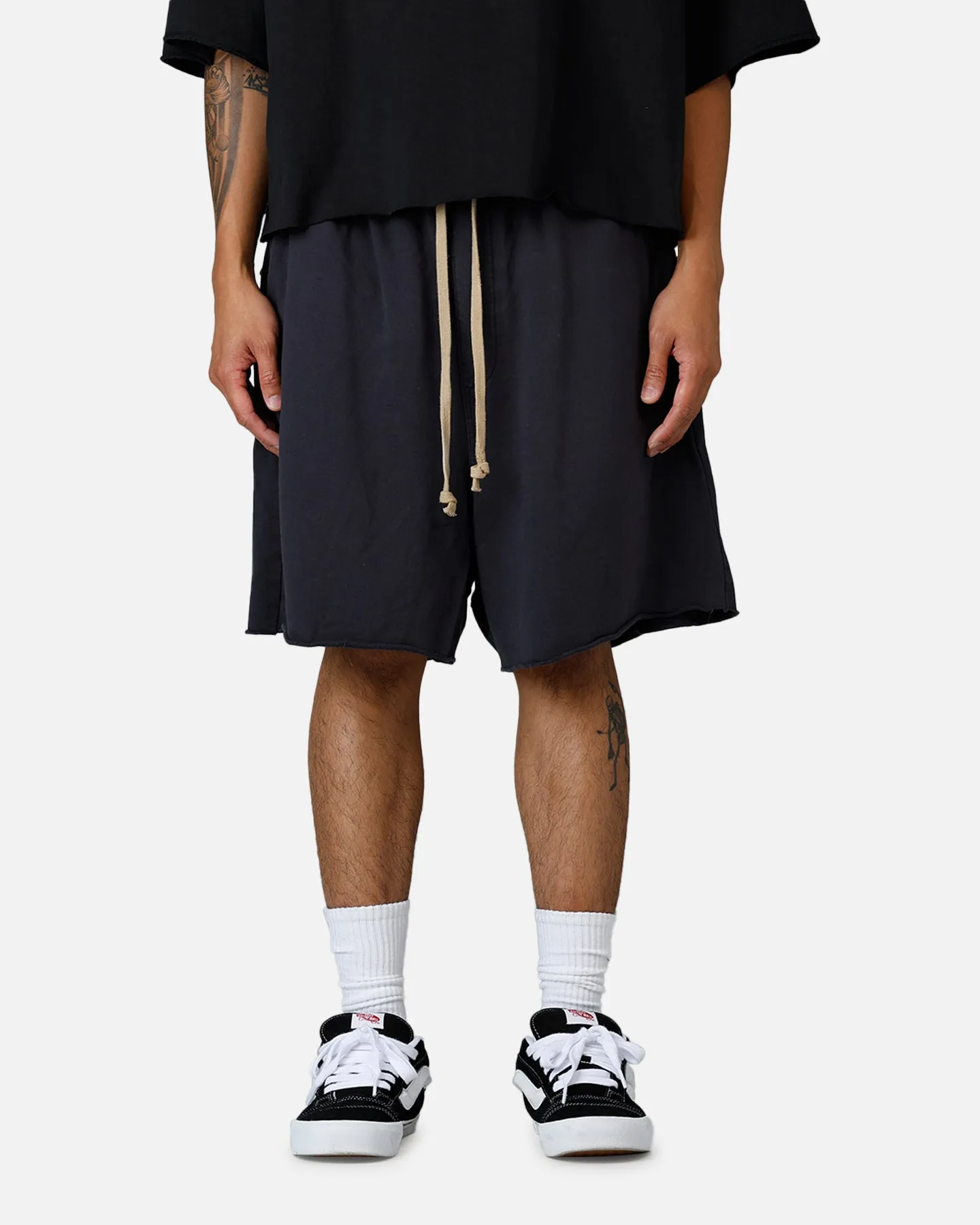 MNML Oversized Cargo Sweat Shorts Rust sold by Culture Kings