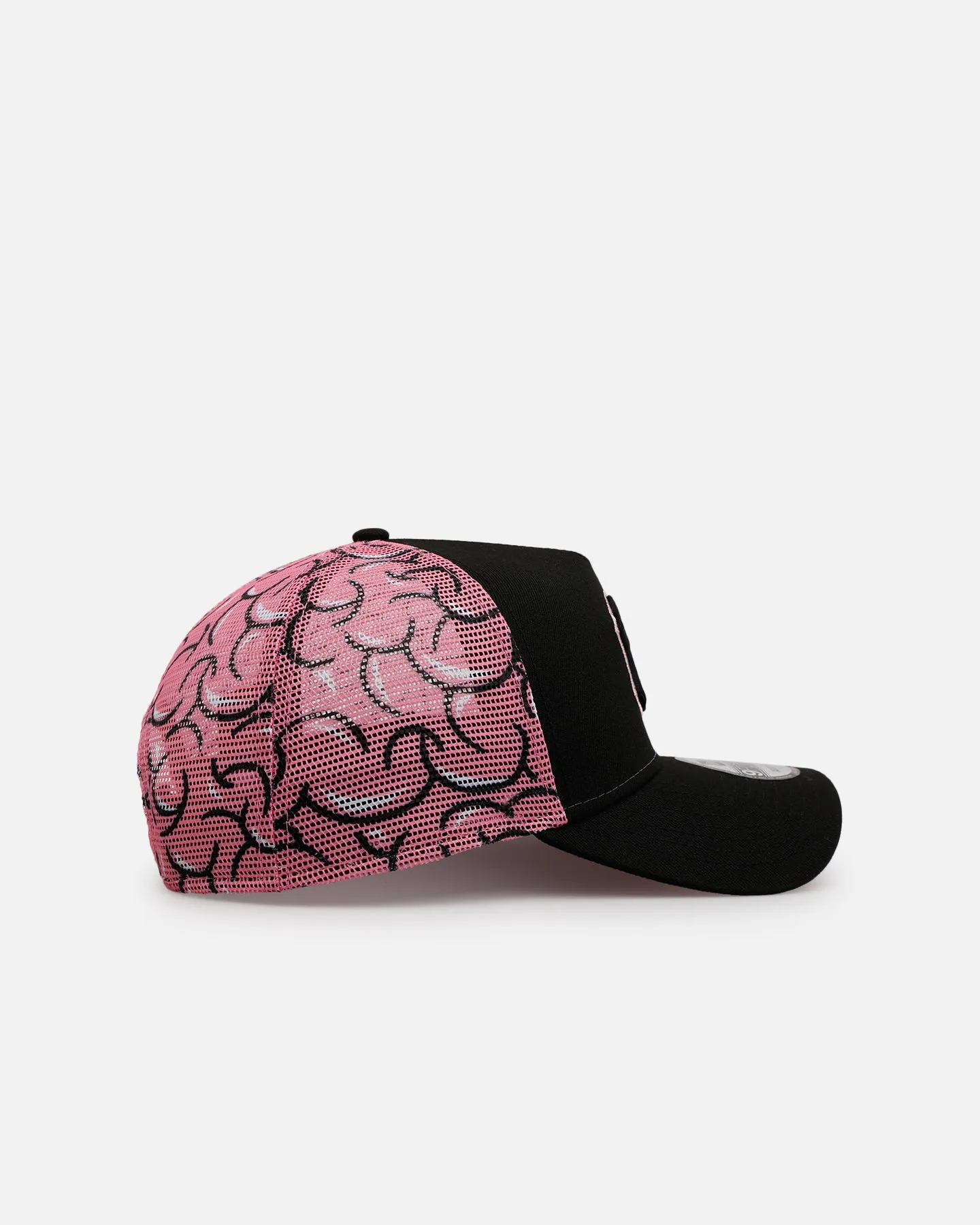 New Era New York Yankees 'Thoughtful' 9FORTY A-Frame Trucker Snapback Black/Pink sold by Culture Kings product image thumbnail 3