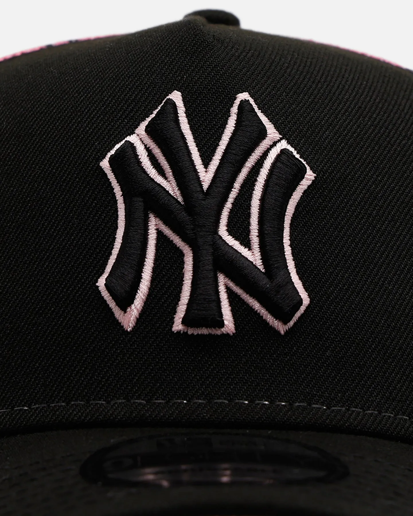 New Era New York Yankees 'Thoughtful' 9FORTY A-Frame Trucker Snapback Black/Pink sold by Culture Kings product image thumbnail 5