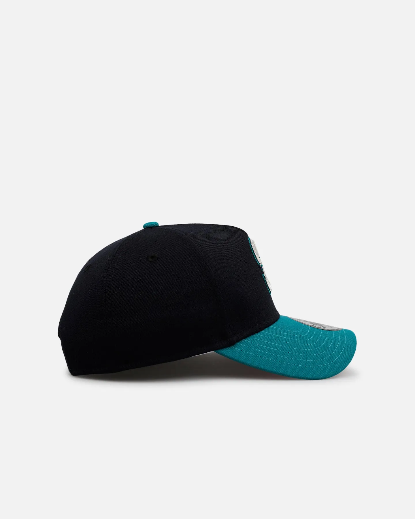 New Era Seattle Mariners 'Team Color Hearts' 9FORTY A-Frame Snapback Official Team Color sold by Culture Kings product image thumbnail 3