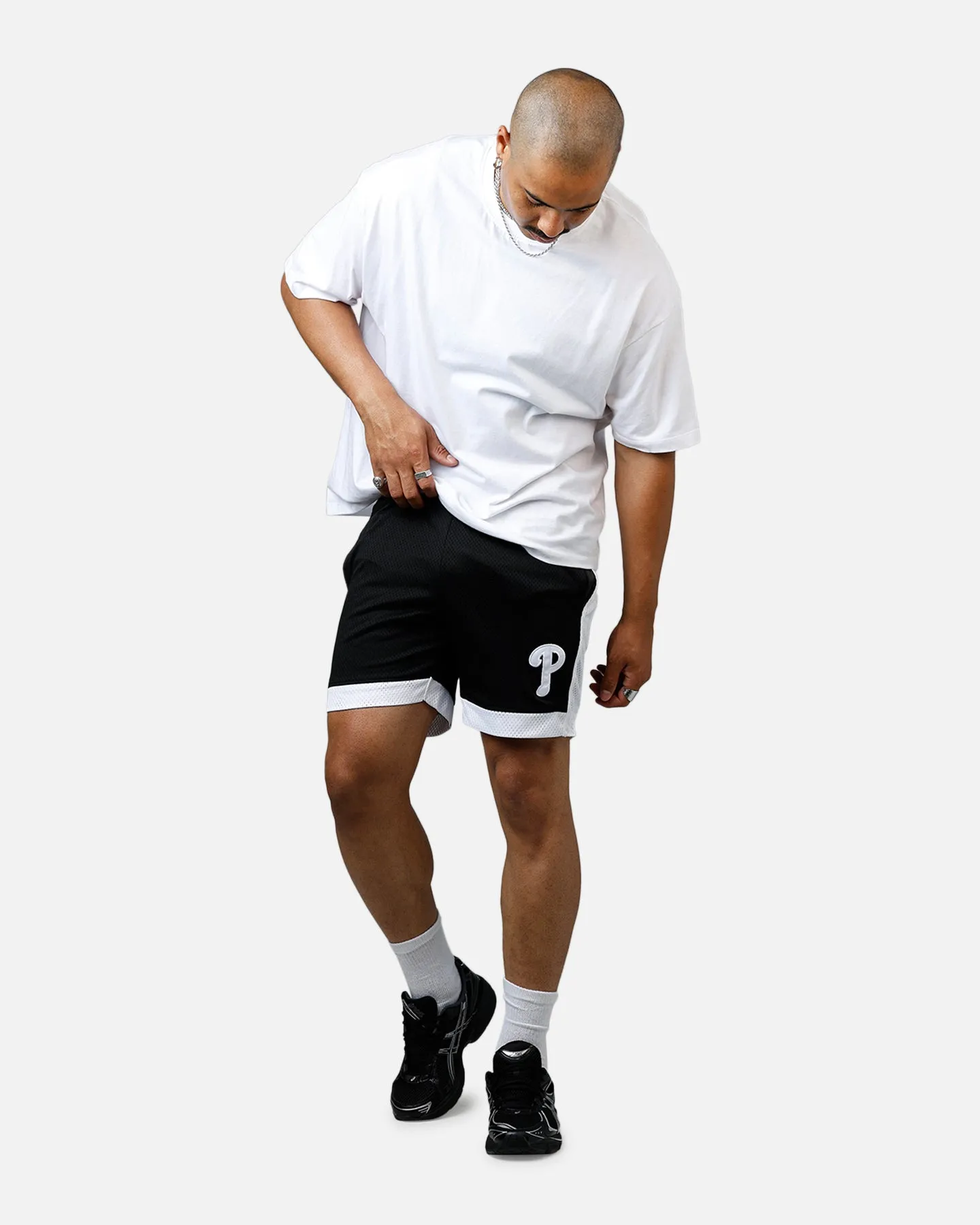 New Era Philadelphia Phillies Sport Class Shorts Black/White sold by Culture Kings product image thumbnail 2