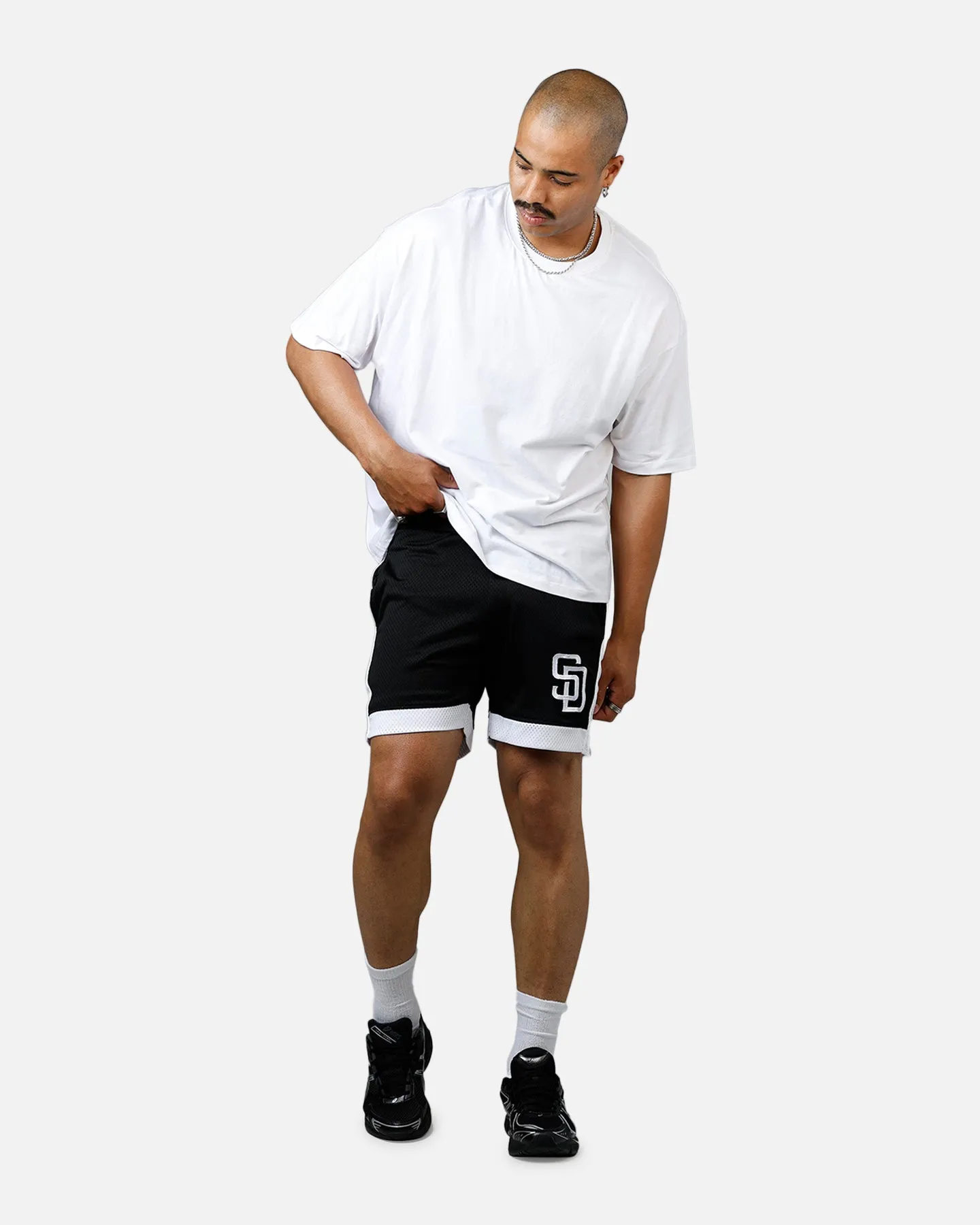 New Era San Diego Padres Sport Class Shorts Black/White sold by Culture Kings product image thumbnail 2