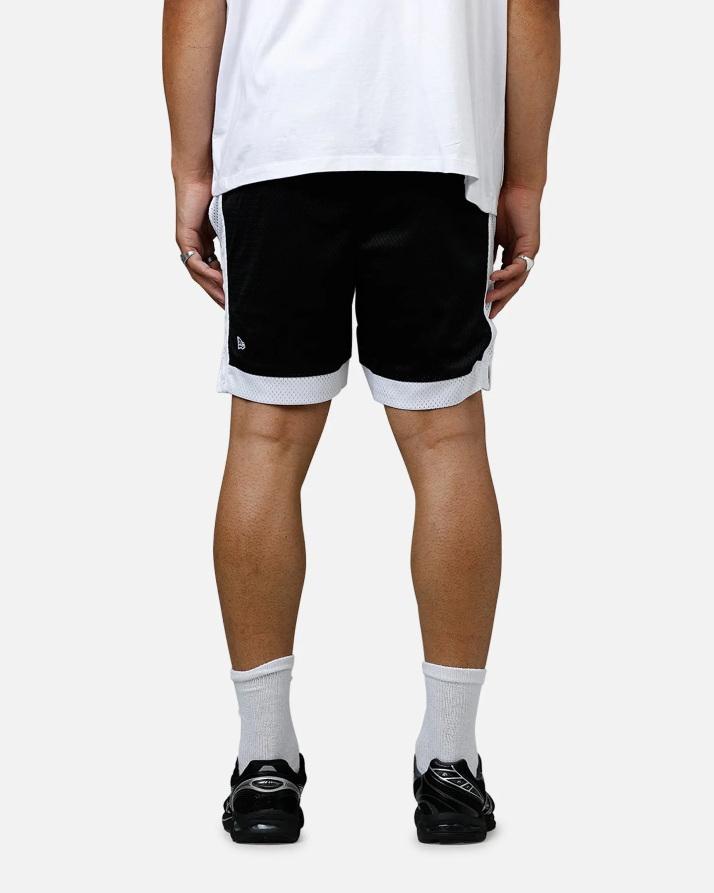 New Era New York Yankees Sport Class Shorts Black/White sold by Culture Kings product image thumbnail 5