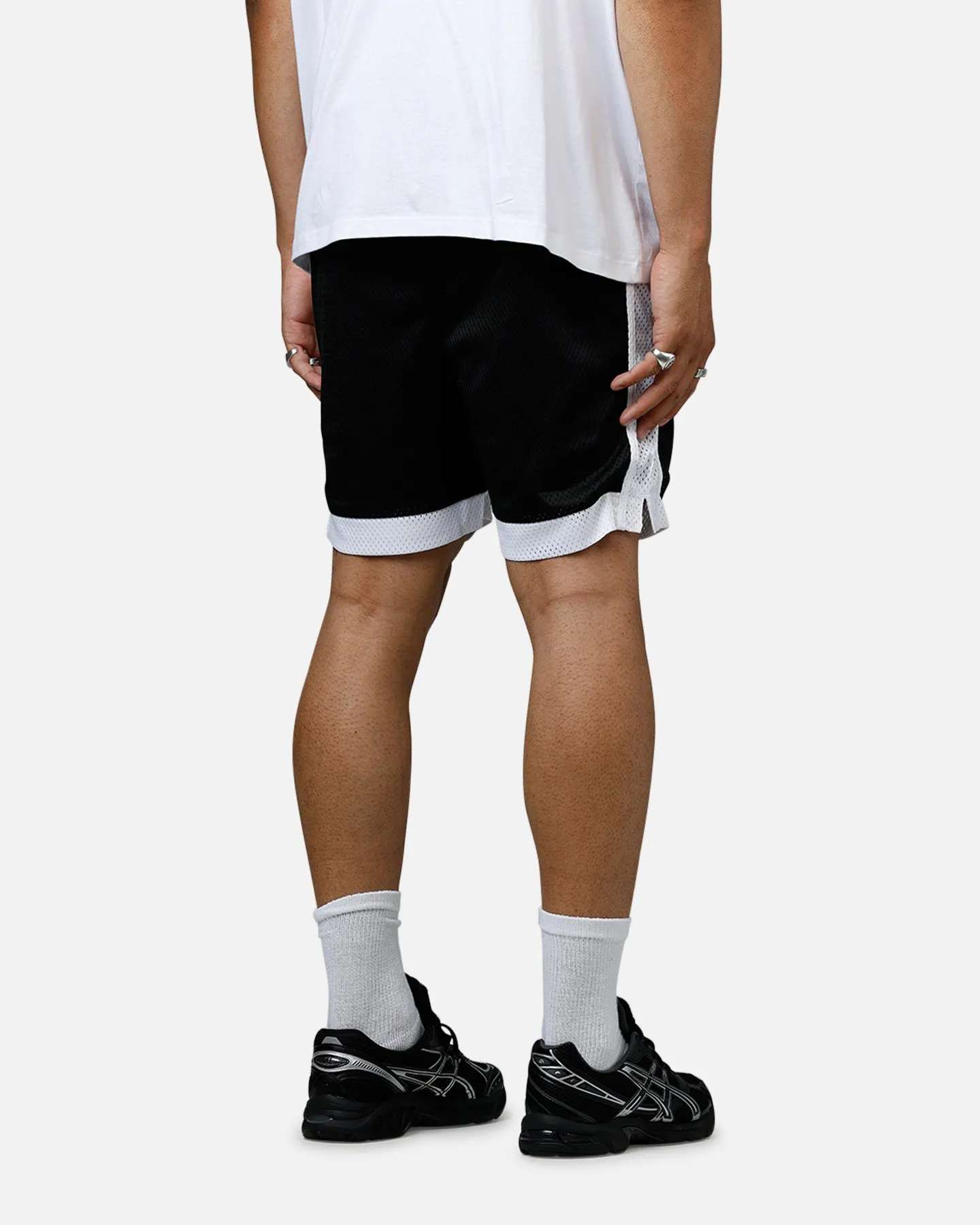 New Era New York Yankees Sport Class Shorts Black/White sold by Culture Kings product image thumbnail 3