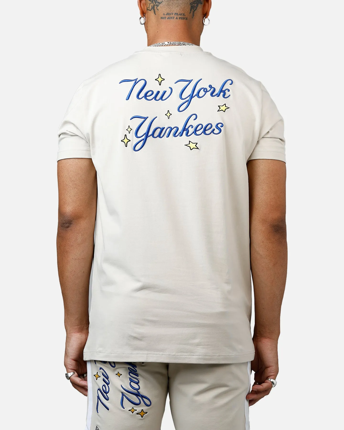 New Era New York Yankees 'Logo Select' Summer T-Shirt Stone sold by Culture Kings product image thumbnail 2