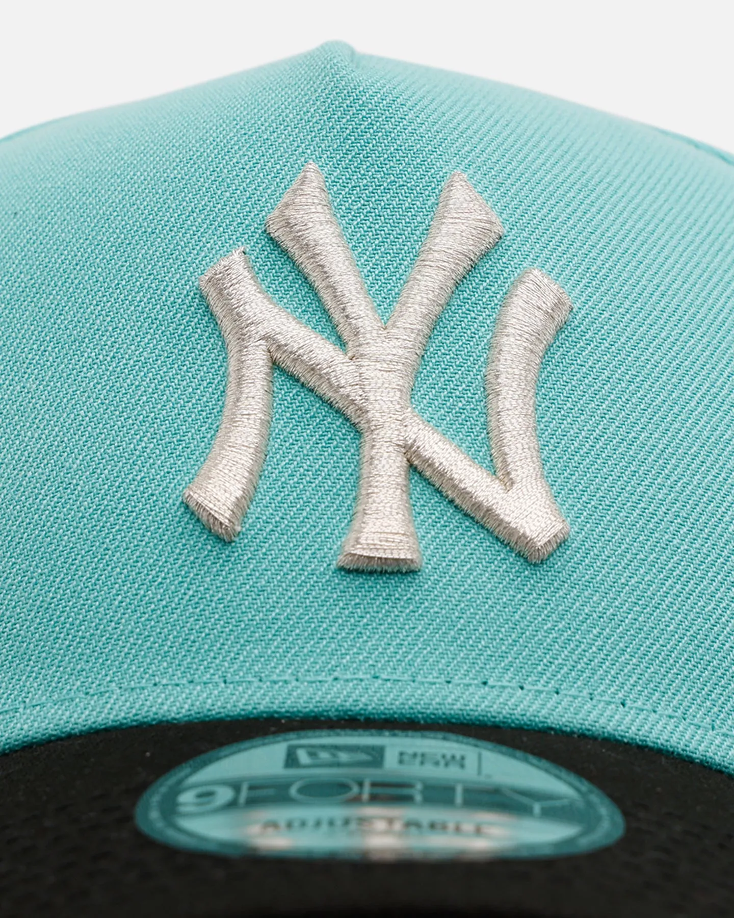 New Era New York Yankees 'Diamonds Are Forever' 9FORTY A-Frame Snapback Mint sold by Culture Kings product image thumbnail 5