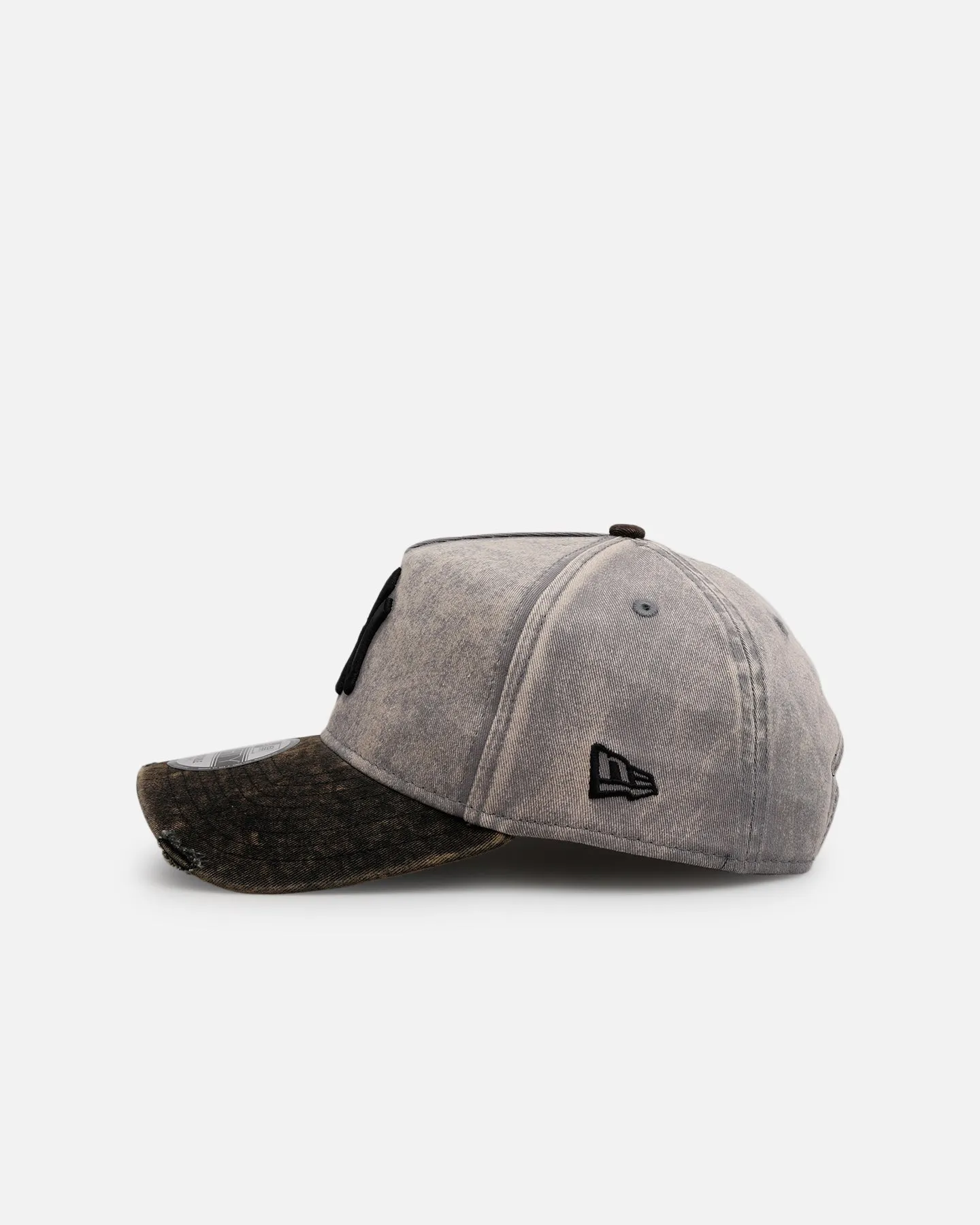 New Era New York Yankees 'Washed Storm Gray' 9FORTY A-Frame Snapback Gray sold by Culture Kings product image thumbnail 4