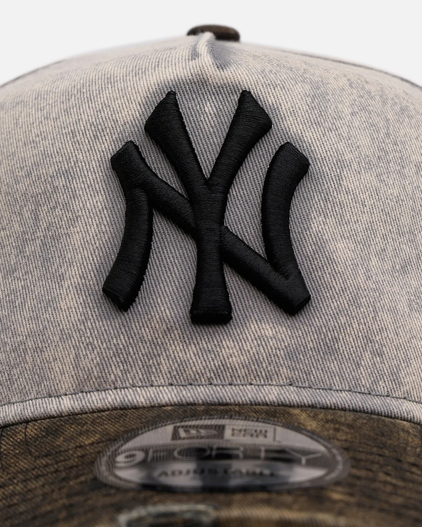 New Era New York Yankees 'Washed Storm Gray' 9FORTY A-Frame Snapback Gray sold by Culture Kings product image thumbnail 5