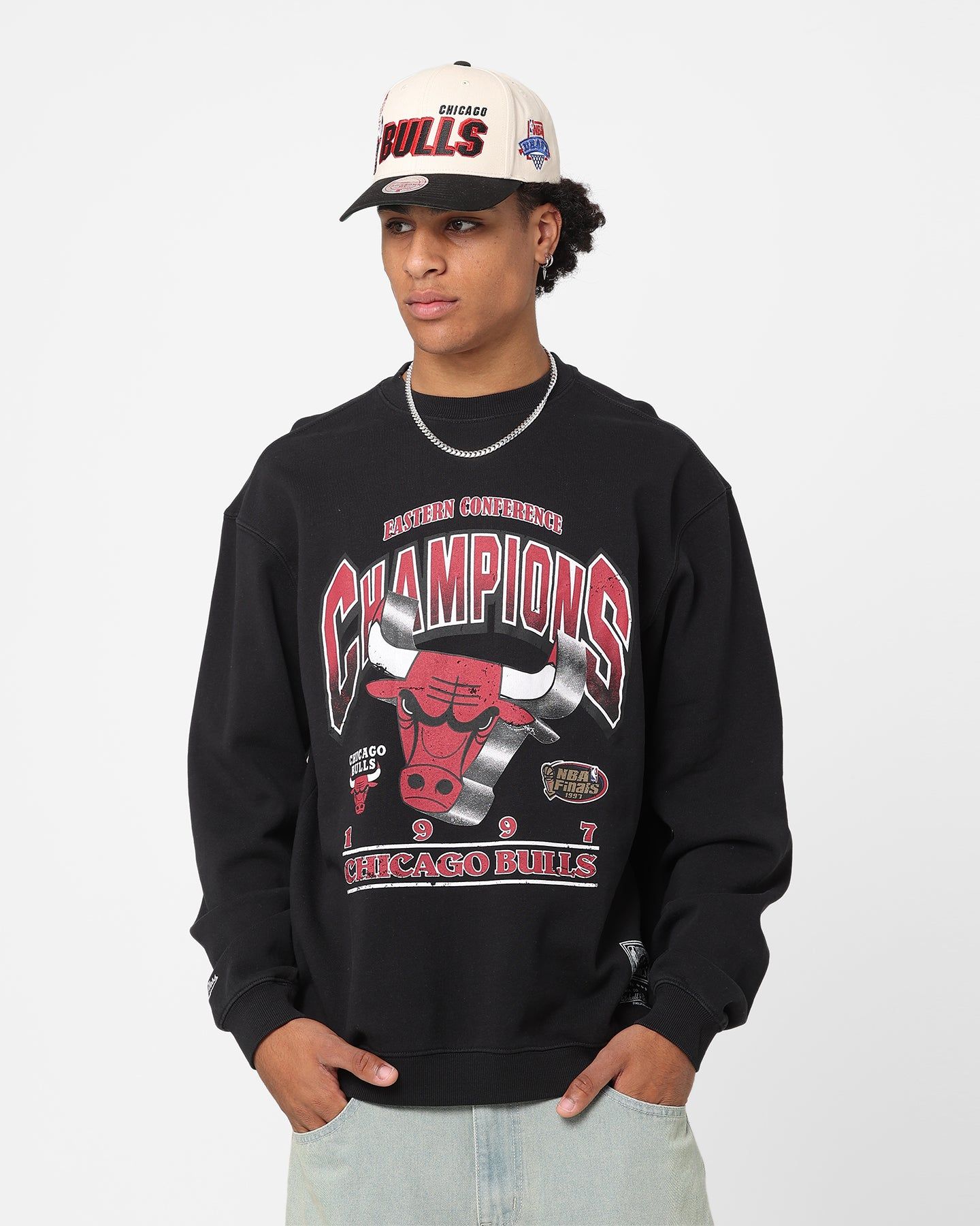 Mitchell & Ness Chicago Bulls Bevelled Crewneck Faded Black sold by Culture Kings