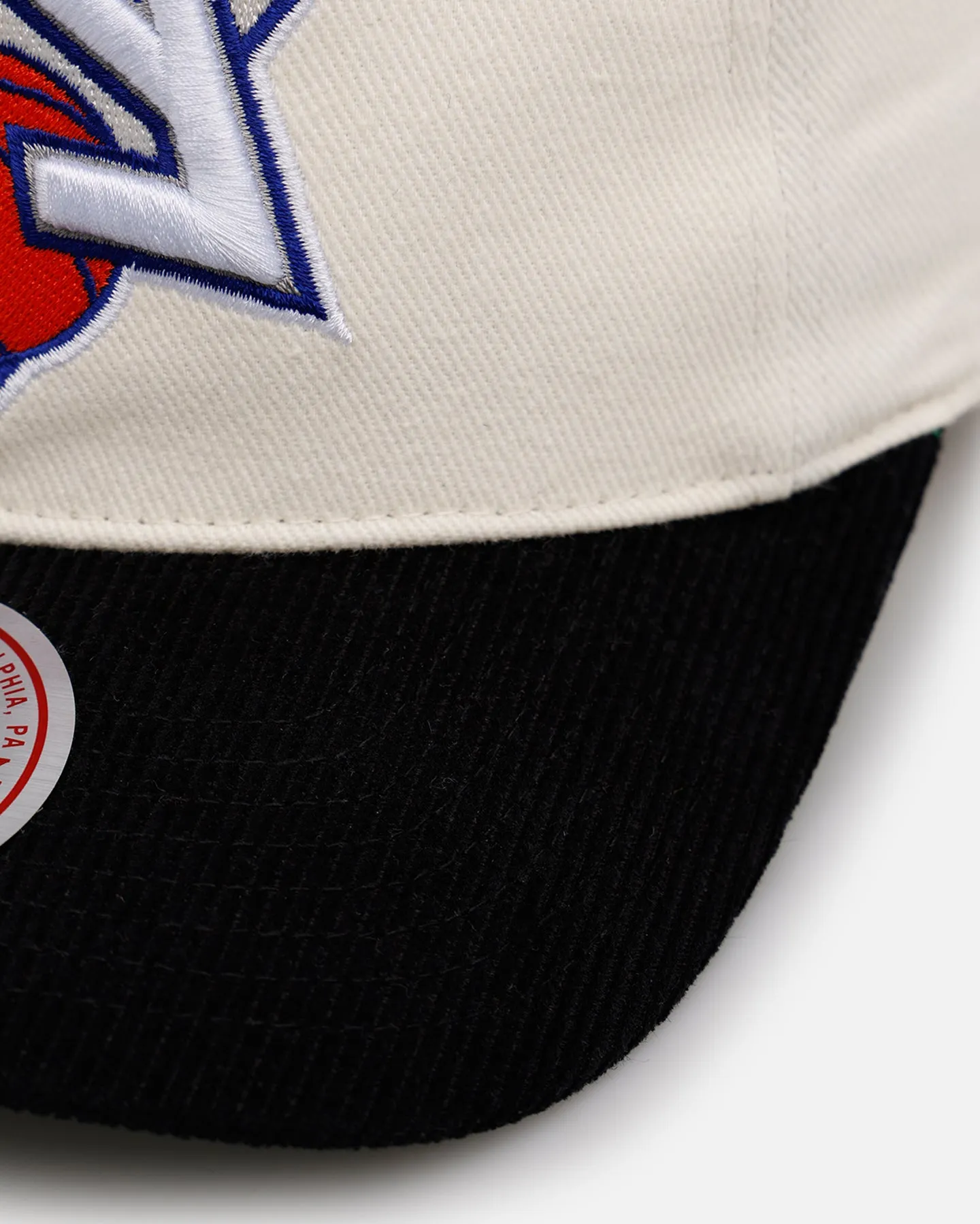 Mitchell & Ness New York Knicks 'Worldwide' Deadstock Snapback Egret sold by Culture Kings product image thumbnail 2