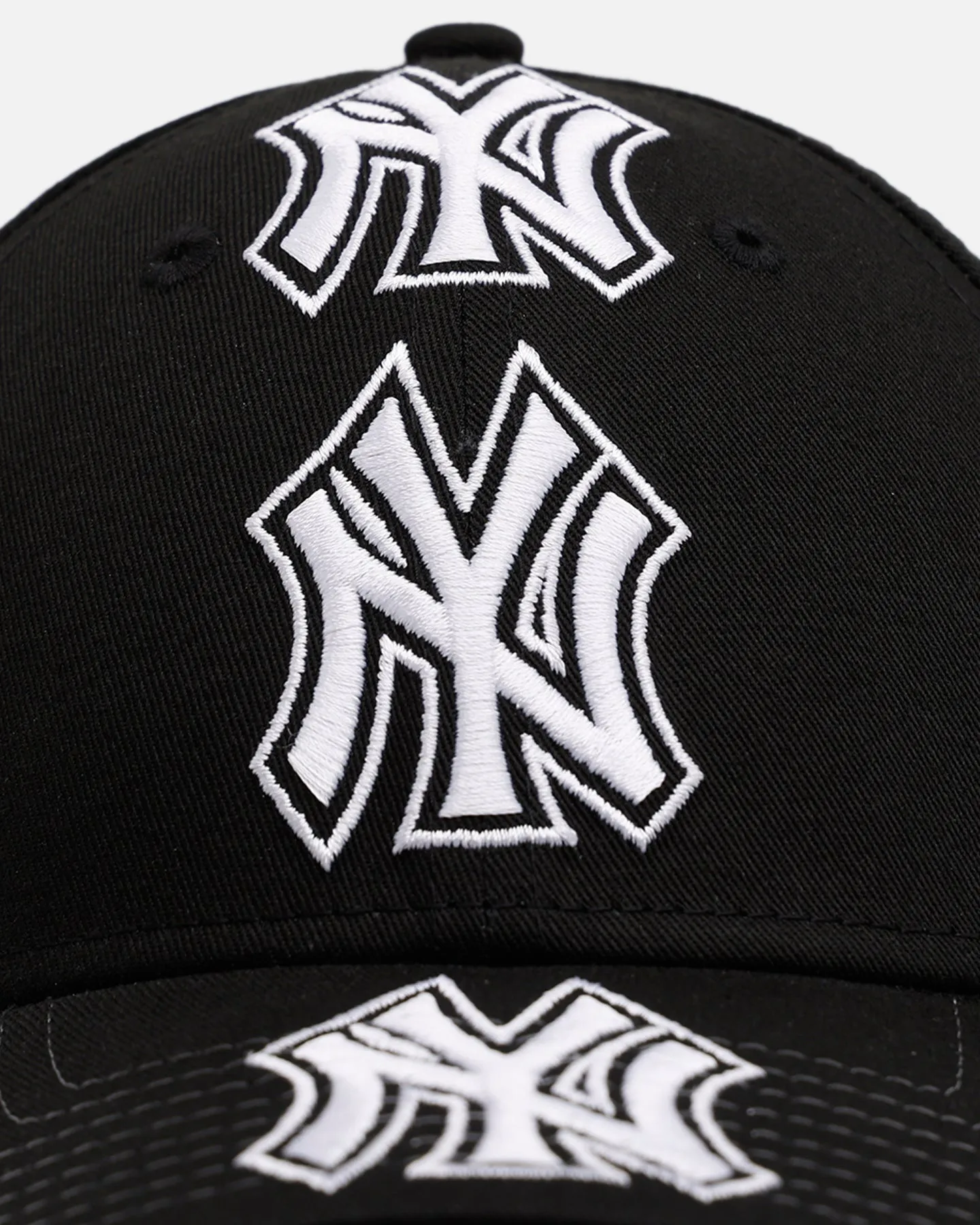 New Era New York Yankees 'Spine' 9FORTY A-Frame Strapback Black/White sold by Culture Kings product image thumbnail 5