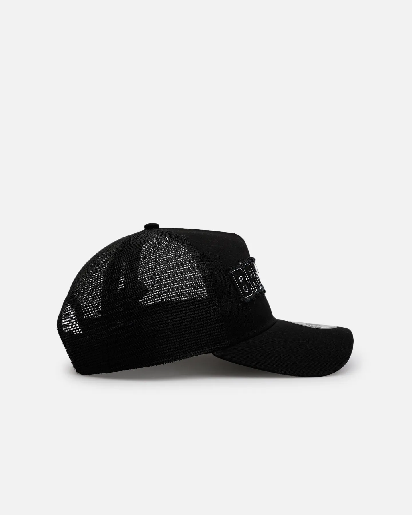 New Era Atlanta Braves 'Distressed' 9FORTY A-Frame Trucker Snapback Black/White sold by Culture Kings product image thumbnail 3