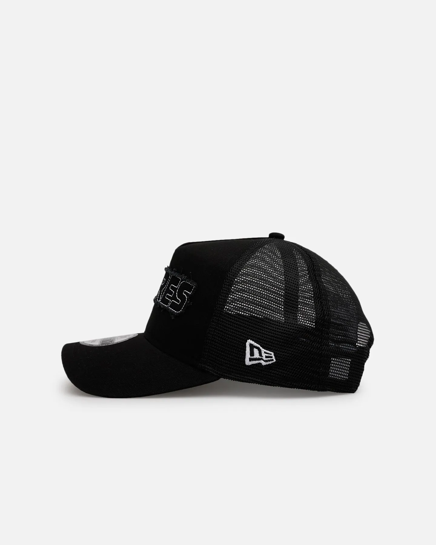 New Era San Diego Padres 'Distressed' 9FORTY A-Frame Trucker Snapback Black/White sold by Culture Kings product image thumbnail 4